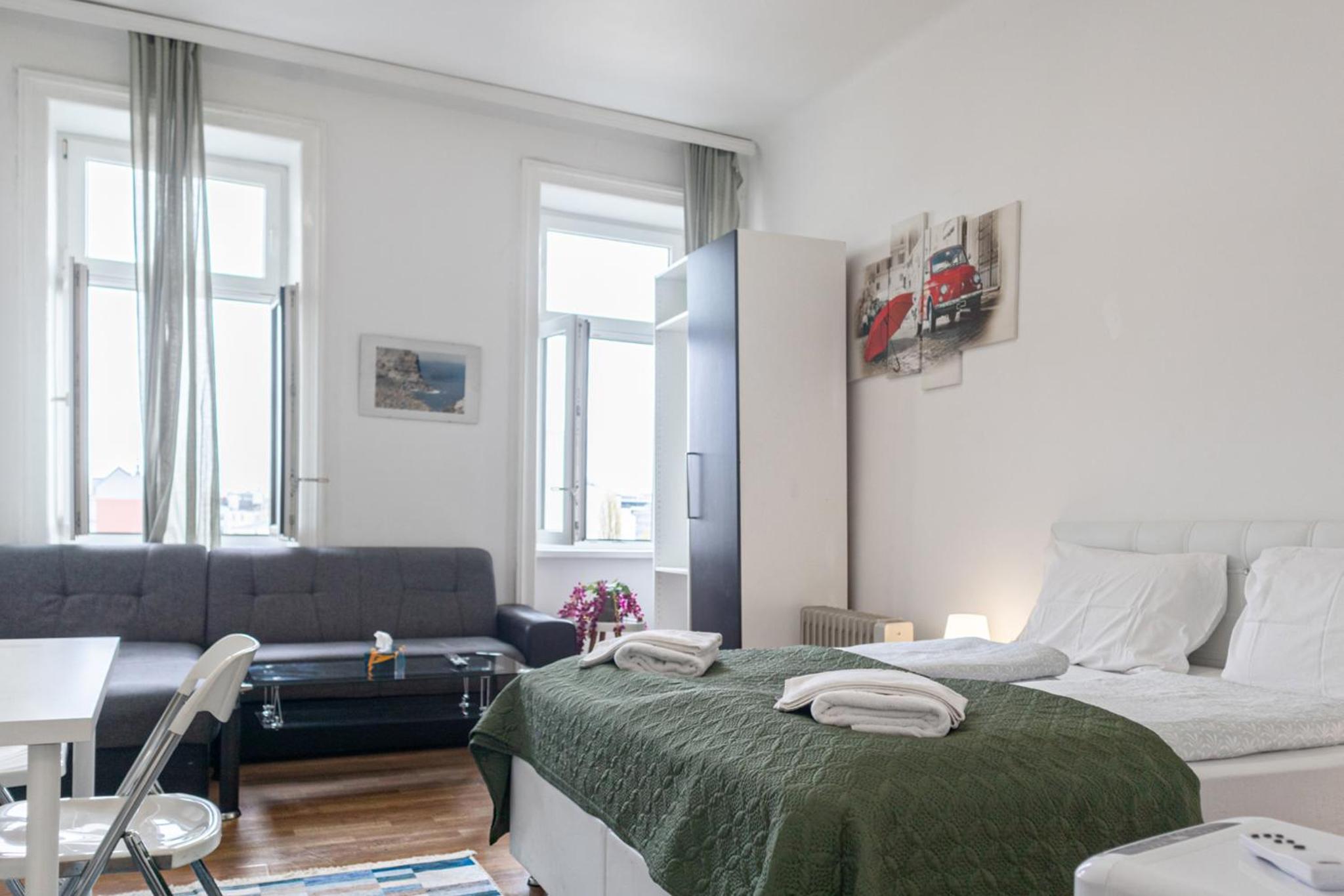 Homely Studio w/ Free Coffee near Millenium Tower