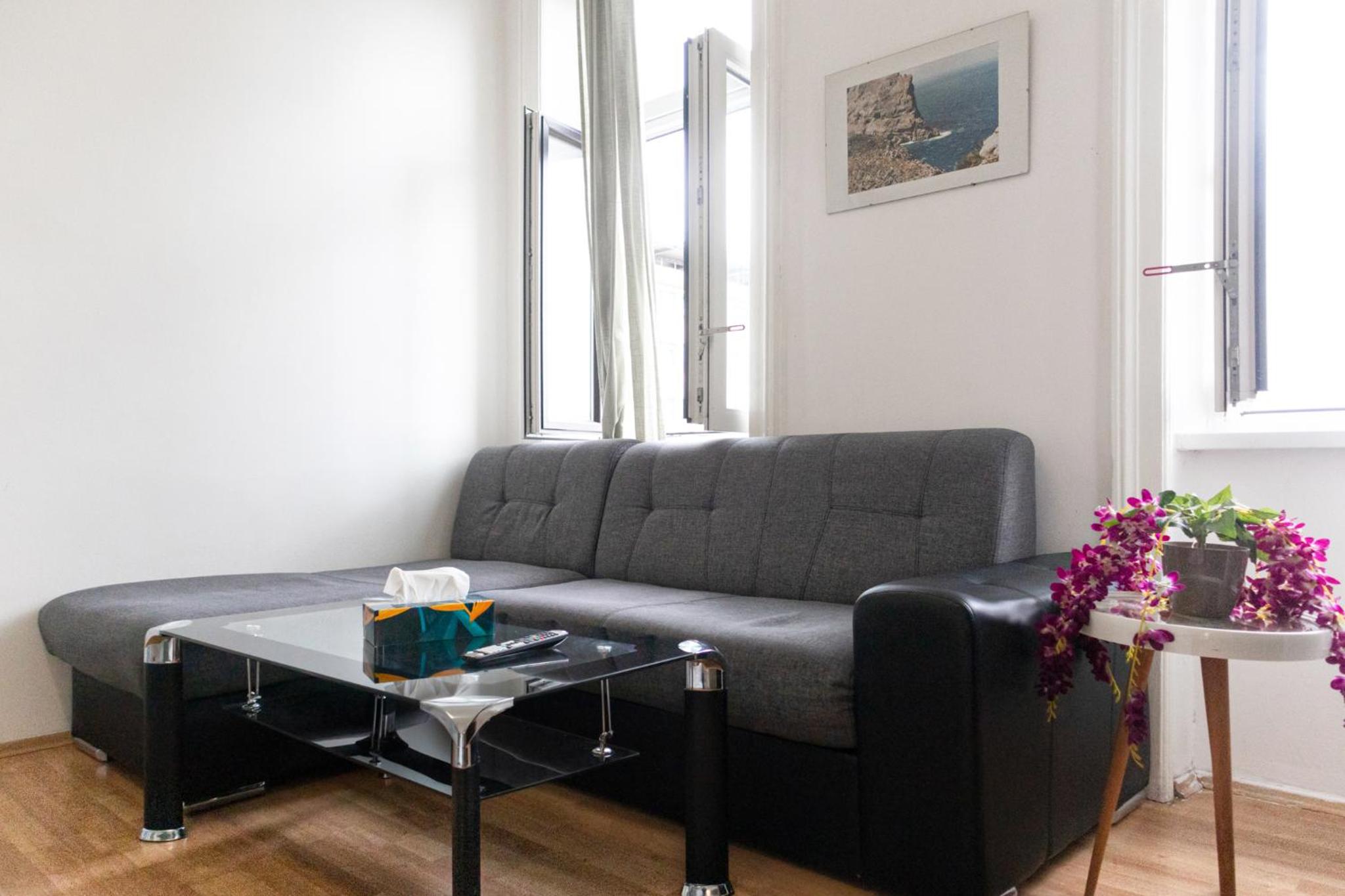 Homely Studio w/ Free Coffee near Millenium Tower