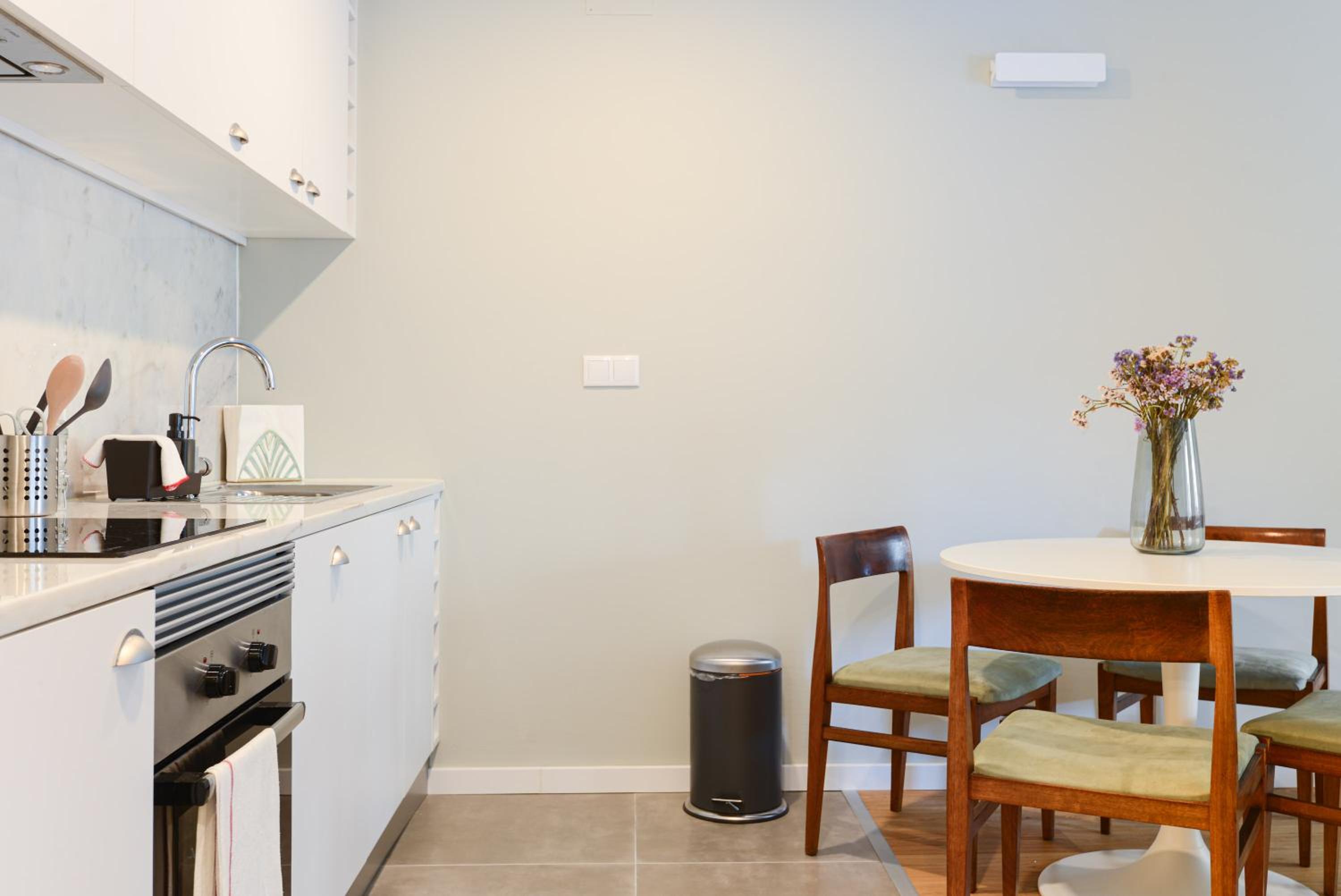 Charming Studio in central Lisbon view 3