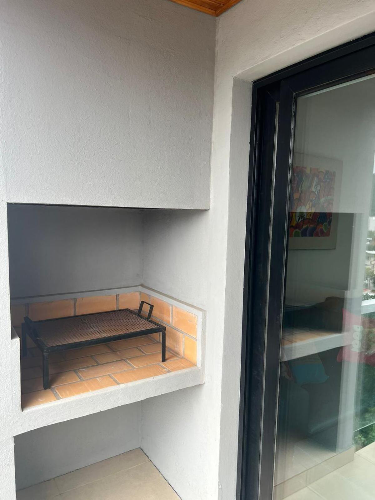 Departamento de UN dormitorio con parrilla privada!