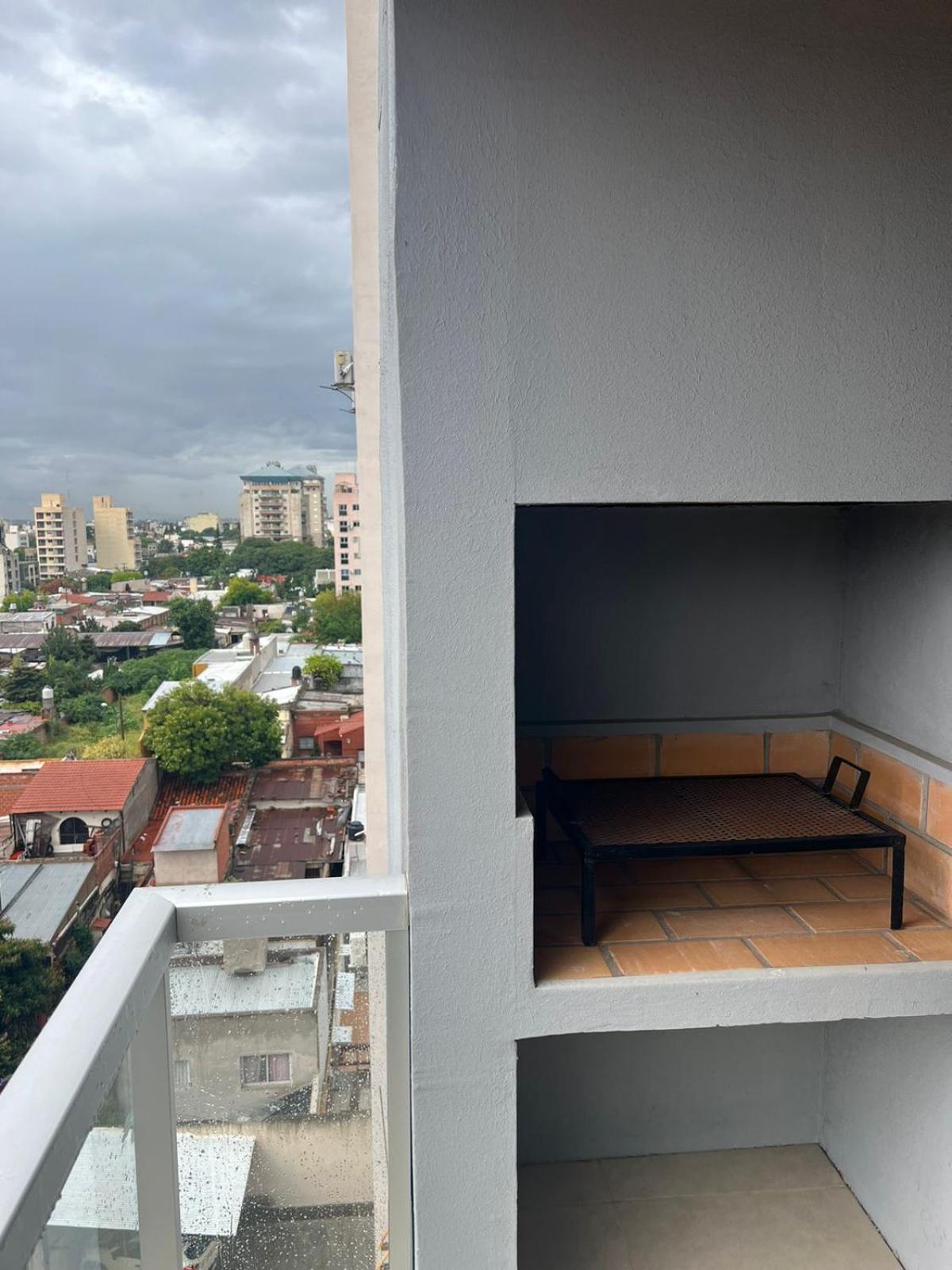Departamento de UN dormitorio con parrilla privada!