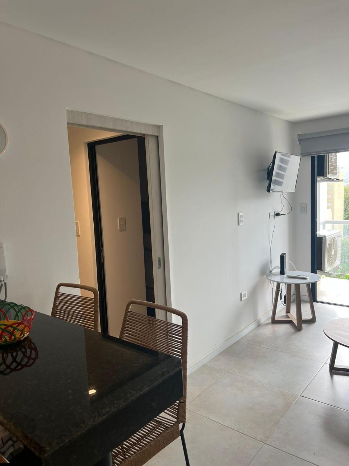 Departamento de UN dormitorio con parrilla privada!