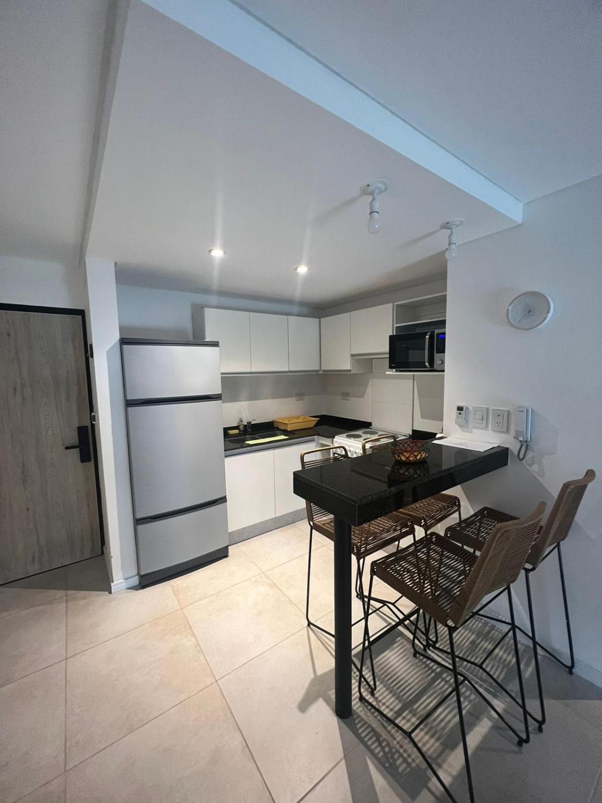 Departamento de UN dormitorio con parrilla privada!