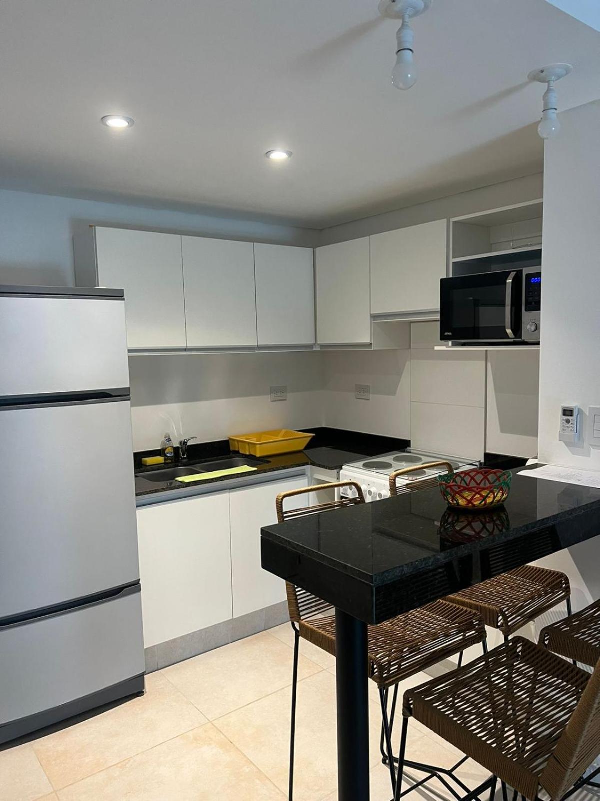 Departamento de UN dormitorio con parrilla privada!