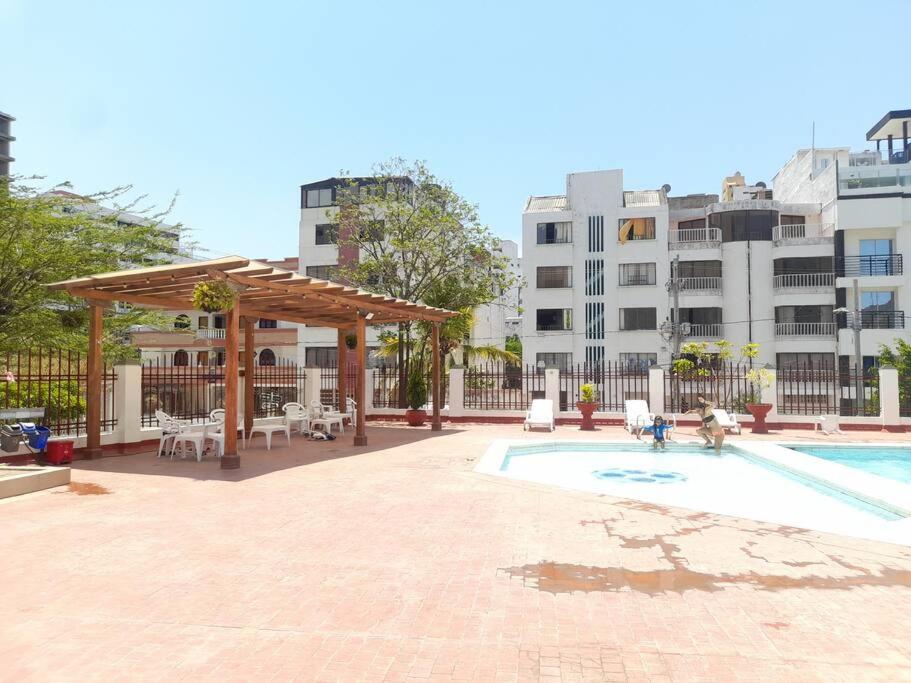 Apto Rodadero 2 habitaciones a 3 cuadras playa