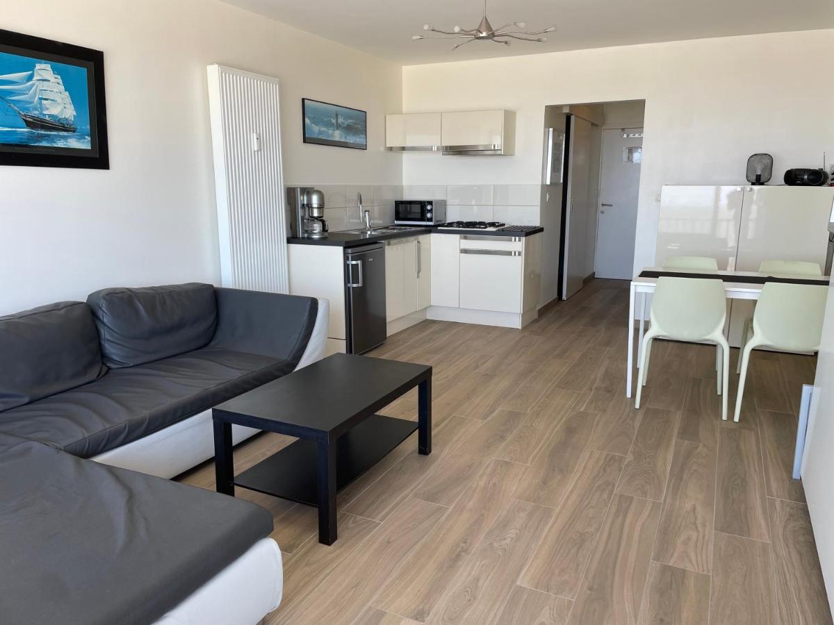 Blankenberge Apartement zeedijk view 4