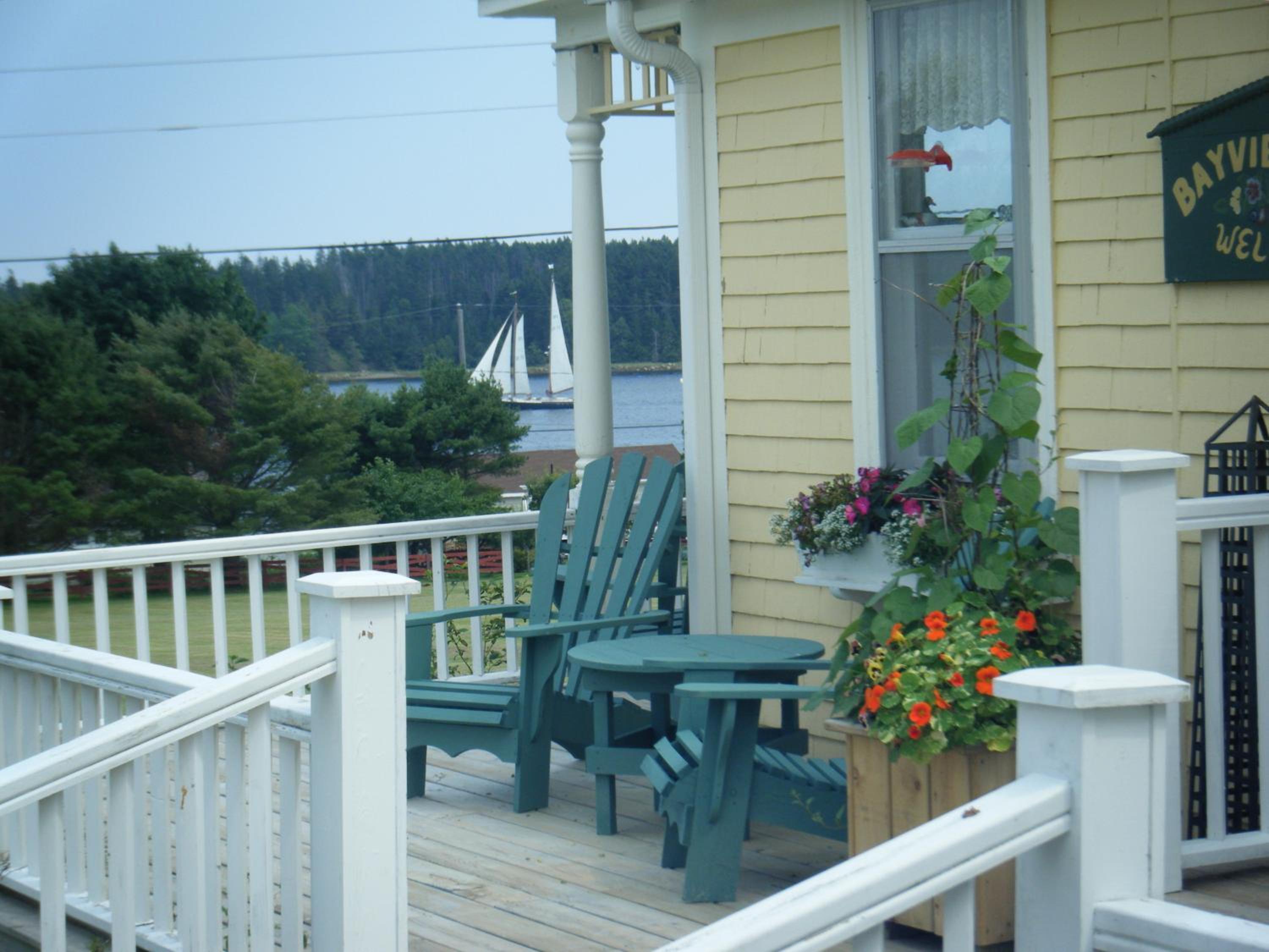 Bayview Pines Country Inn B&B