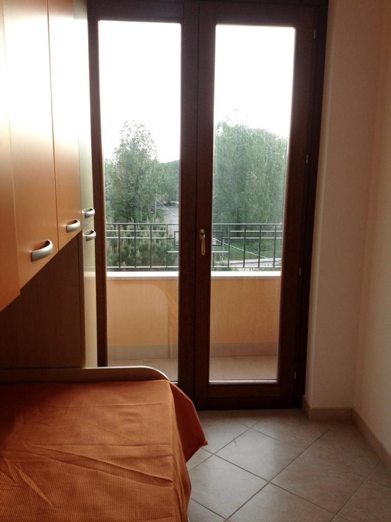 Regina Apartments photo 4