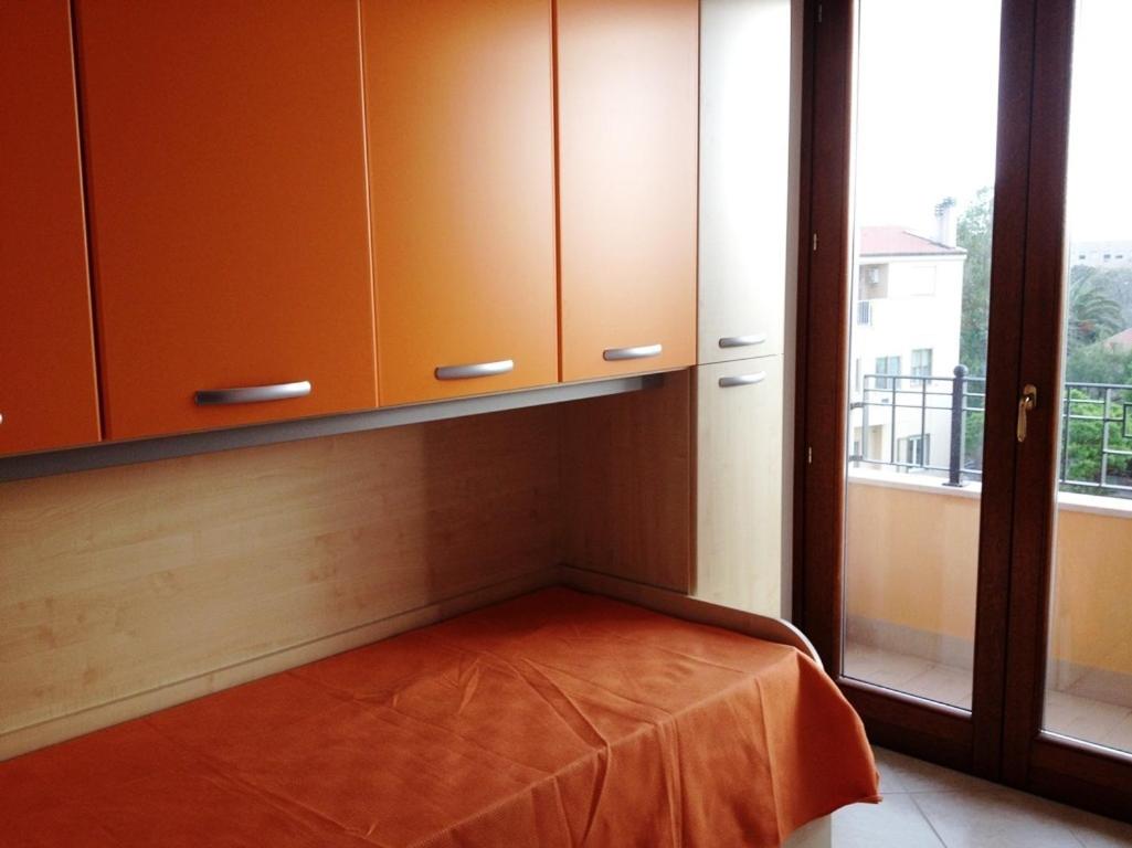 Regina Apartments photo 3