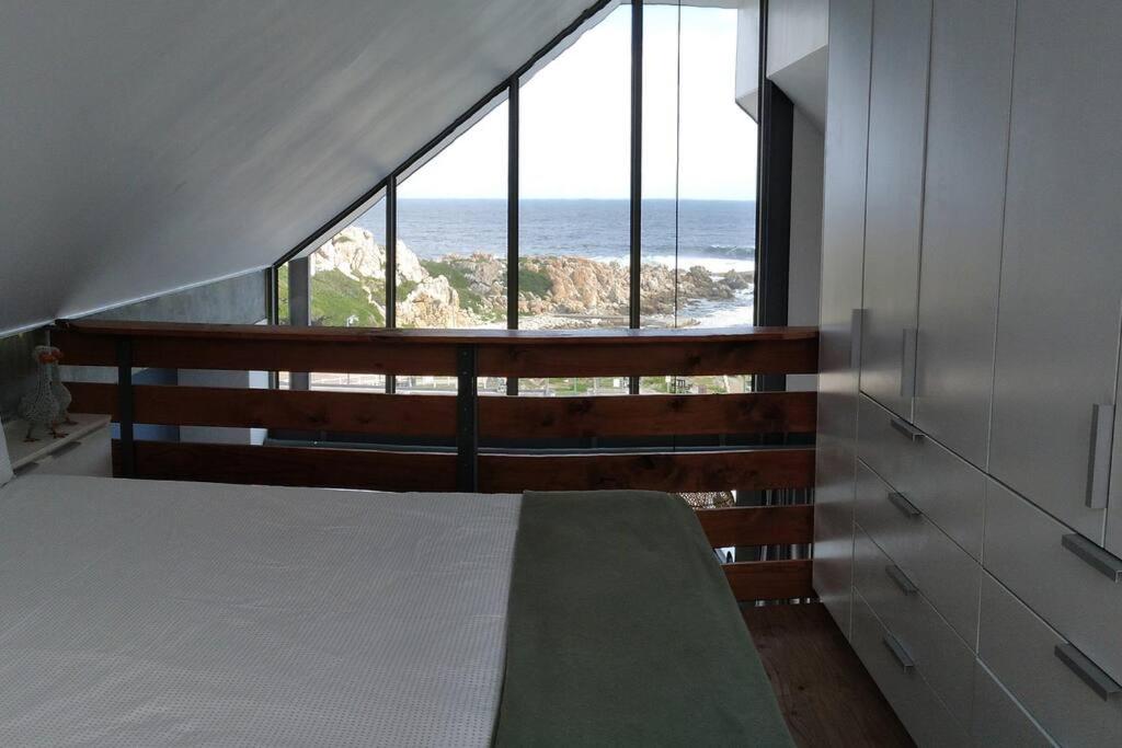 Whale Tails Beach Holiday view 5
