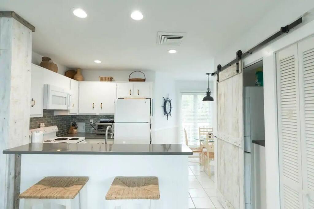 Port O' Call E303 - Sensational Oceanview! Top Floor!