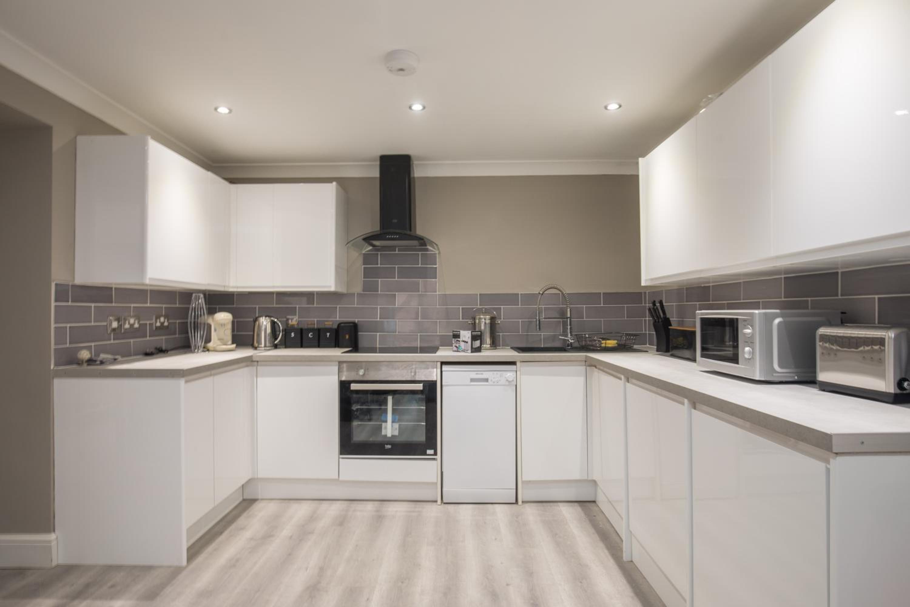 Riverside Central Kingston Flat 1B view 2