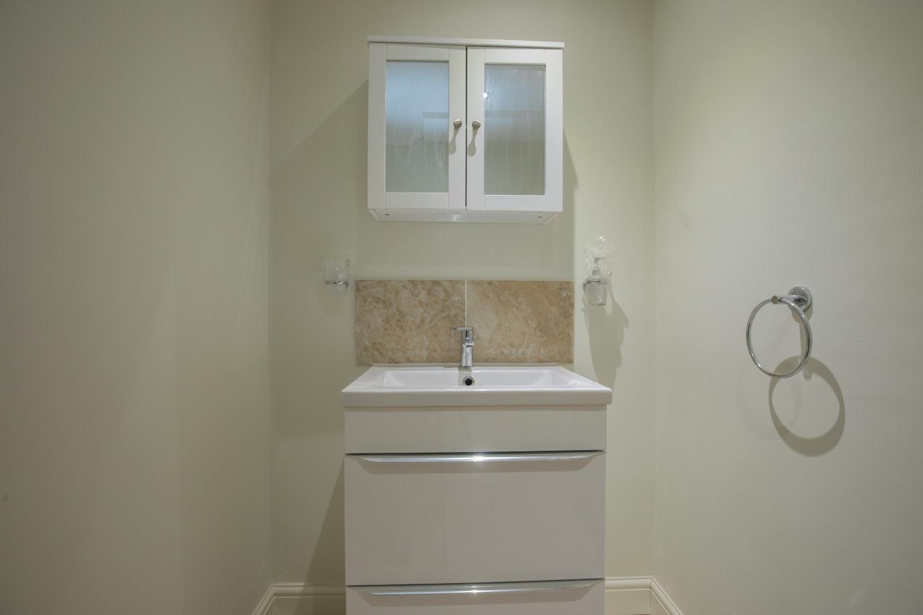 Riverside Central Kingston Flat 1B view 3