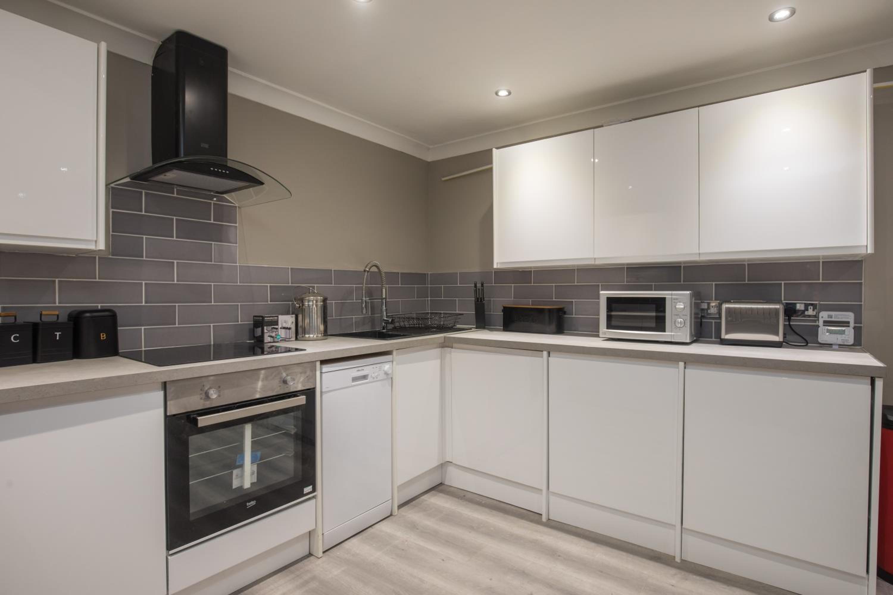 Riverside Central Kingston Flat 1B view 5