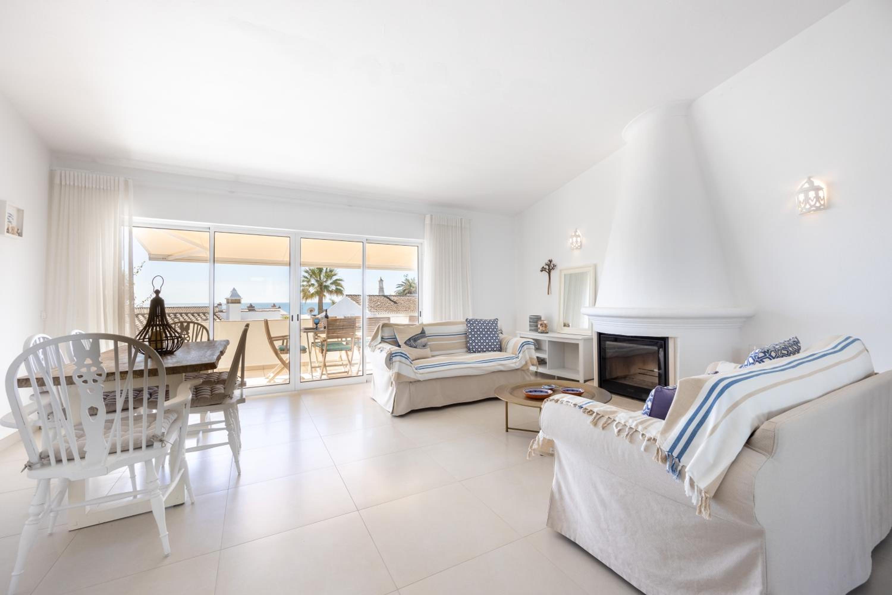 CoolHouses Algarve Luz, 3 Bed townhouse, lovely sea views, village centre, Casa Limoeiro 54LBC view 4