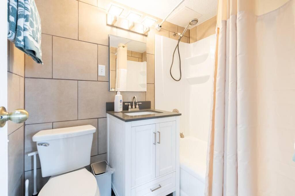 Courtyard View near Valley 2-2a Georgetown Villas view 4