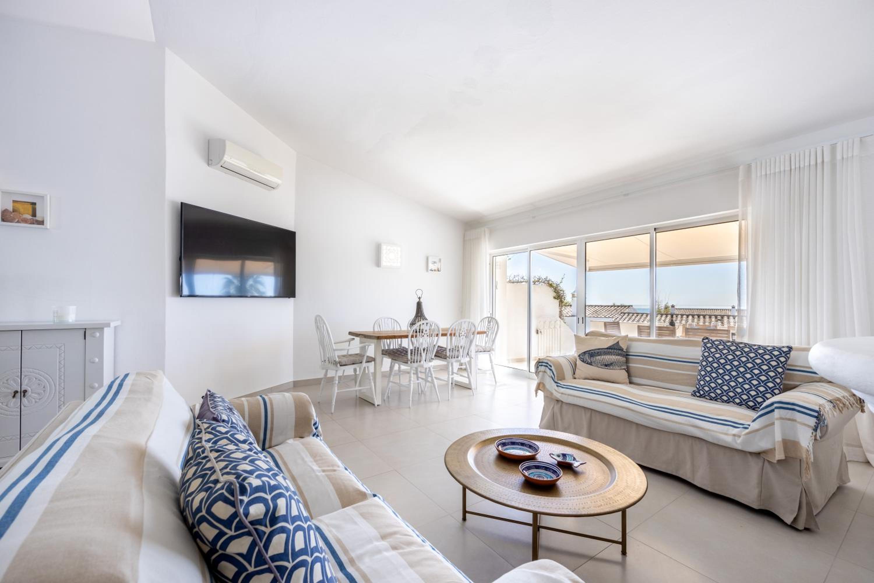 CoolHouses Algarve Luz, 3 Bed townhouse, lovely sea views, village centre, Casa Limoeiro 54LBC view 3