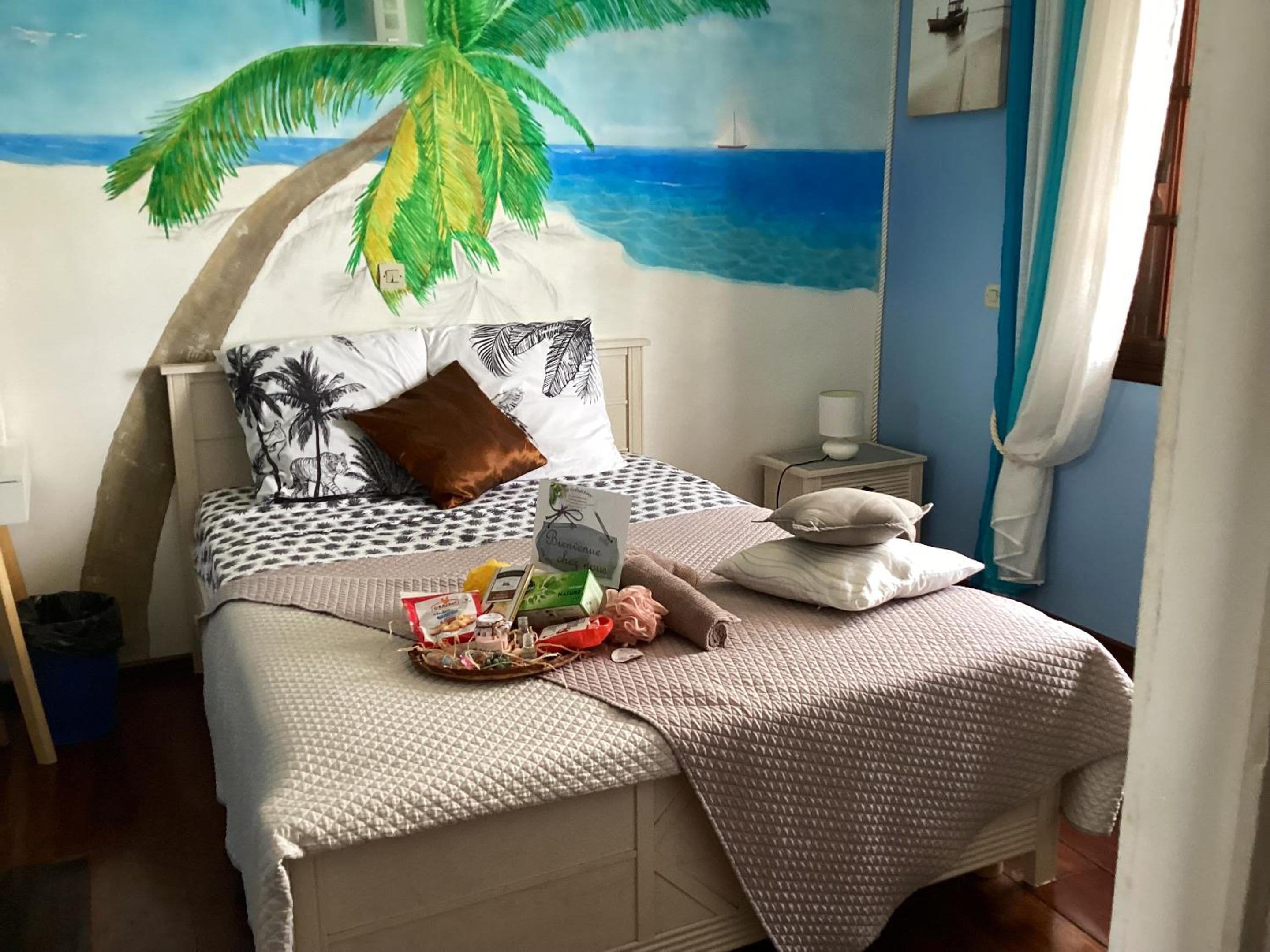 Studio confortable Le Port 24 m² avec piscine partagée view 2