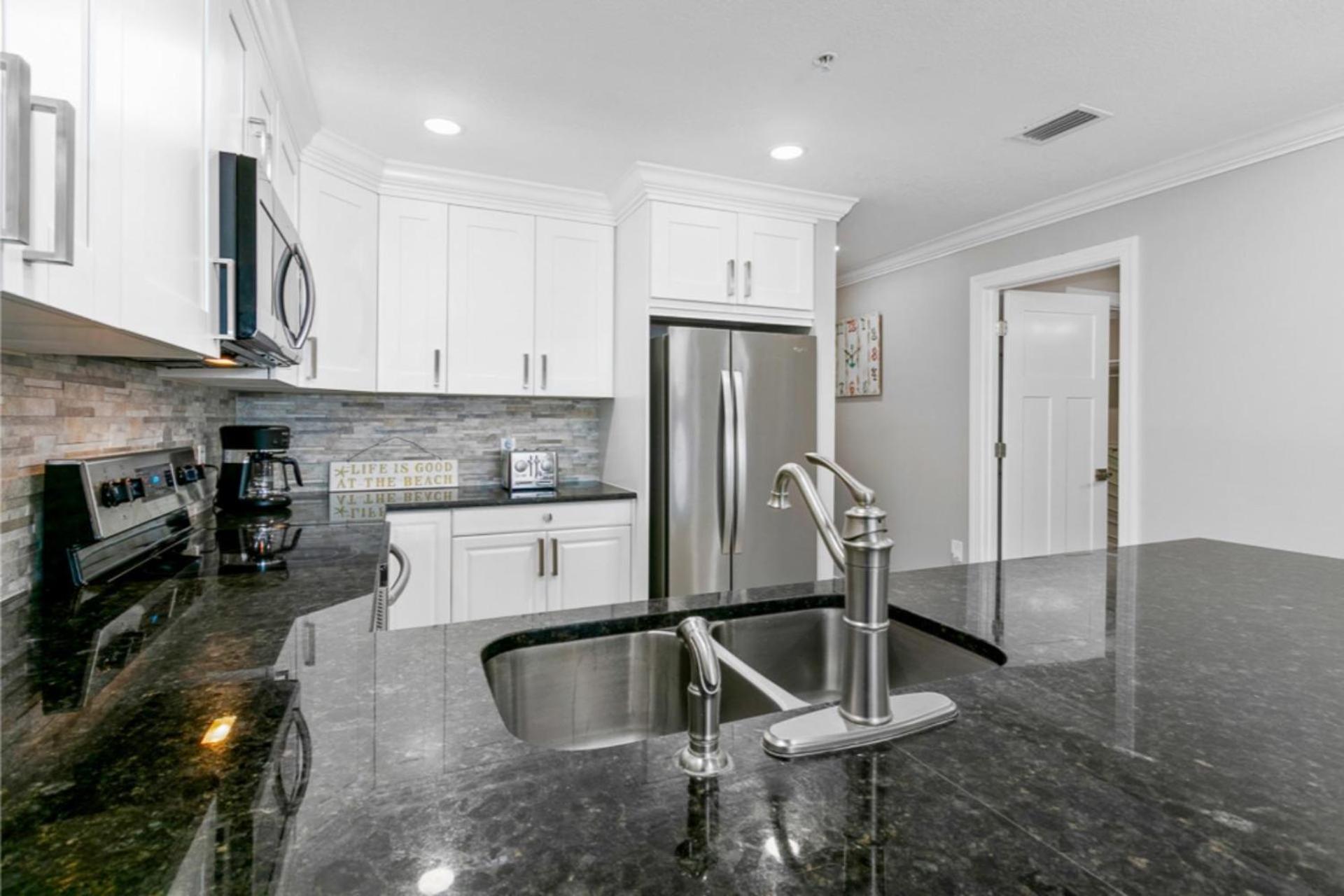 Gorgeous 3 Bedroom Condo In The Perfect Locationseaoats302 view 3