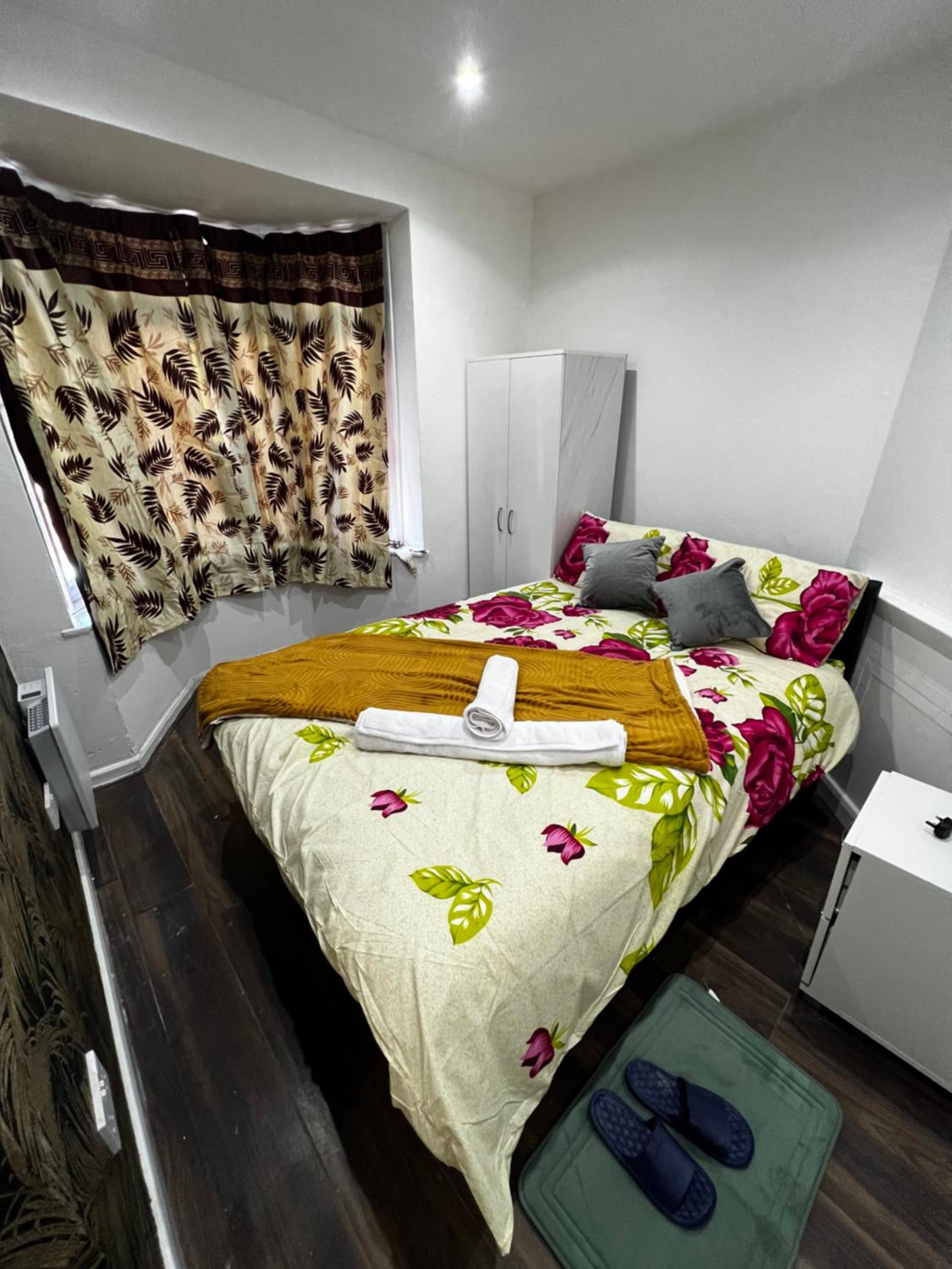 Good priced Accommodation in Sherperds bush