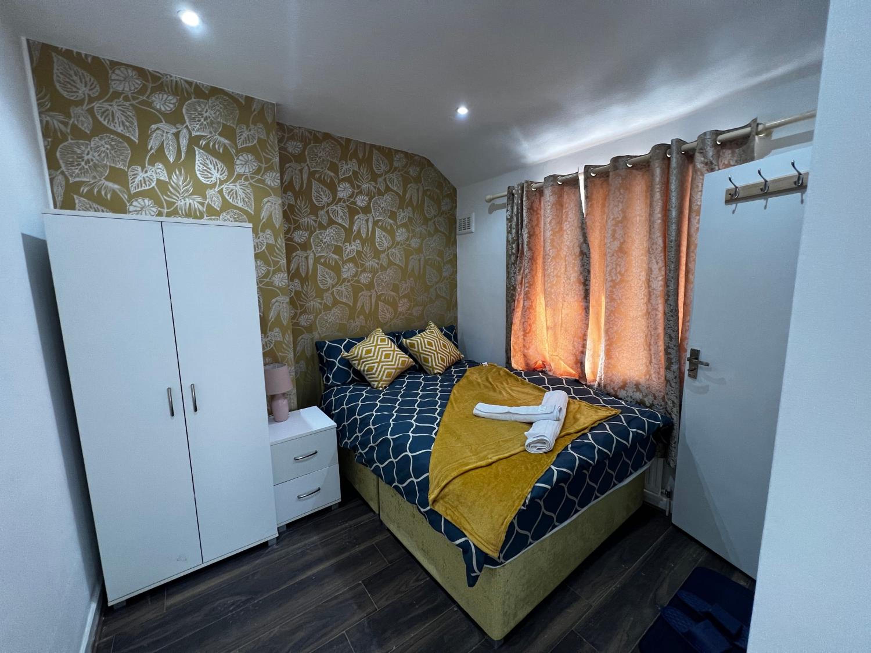 Good priced Accommodation in Sherperds bush
