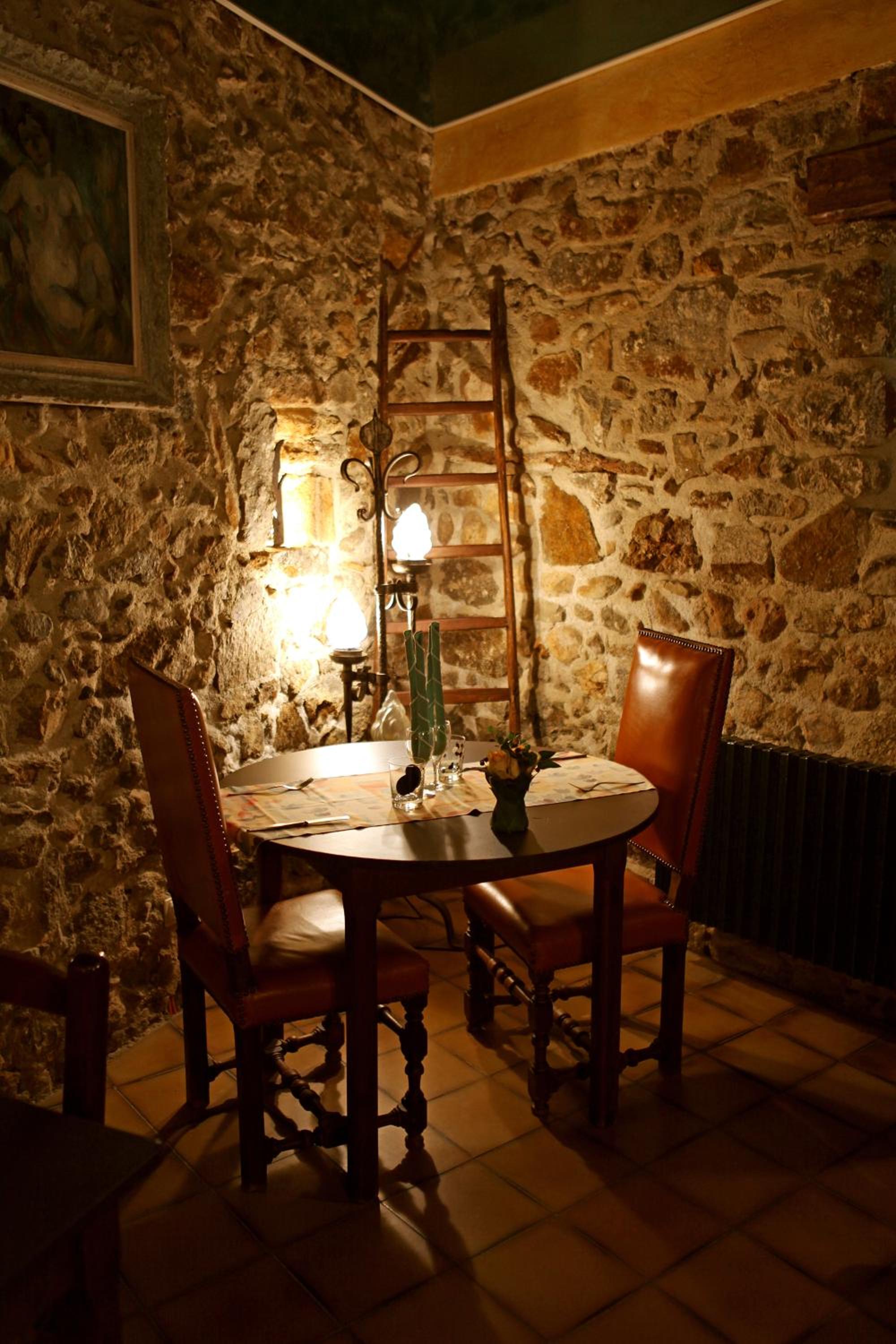 Logis Hotel Restaurant Auberge Du Peras view 4