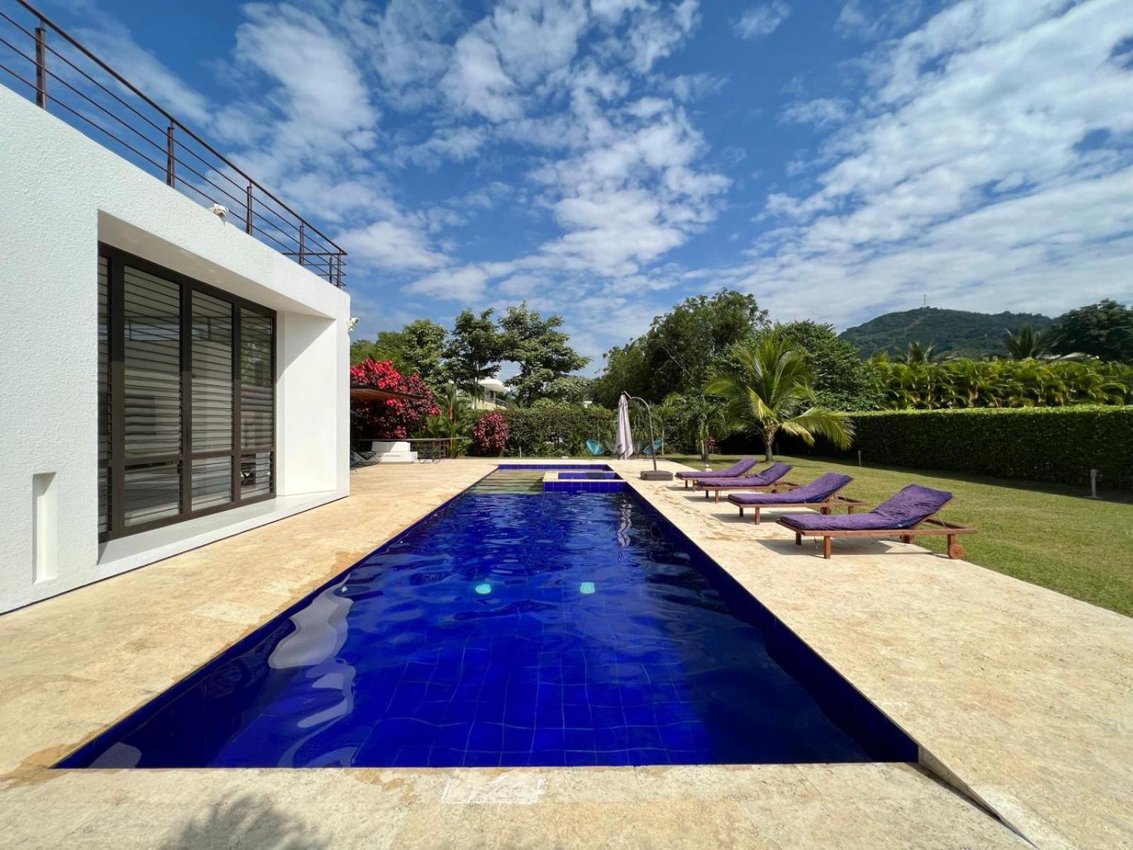 Casa campestre Solé mediterranea con piscina en Anapoima