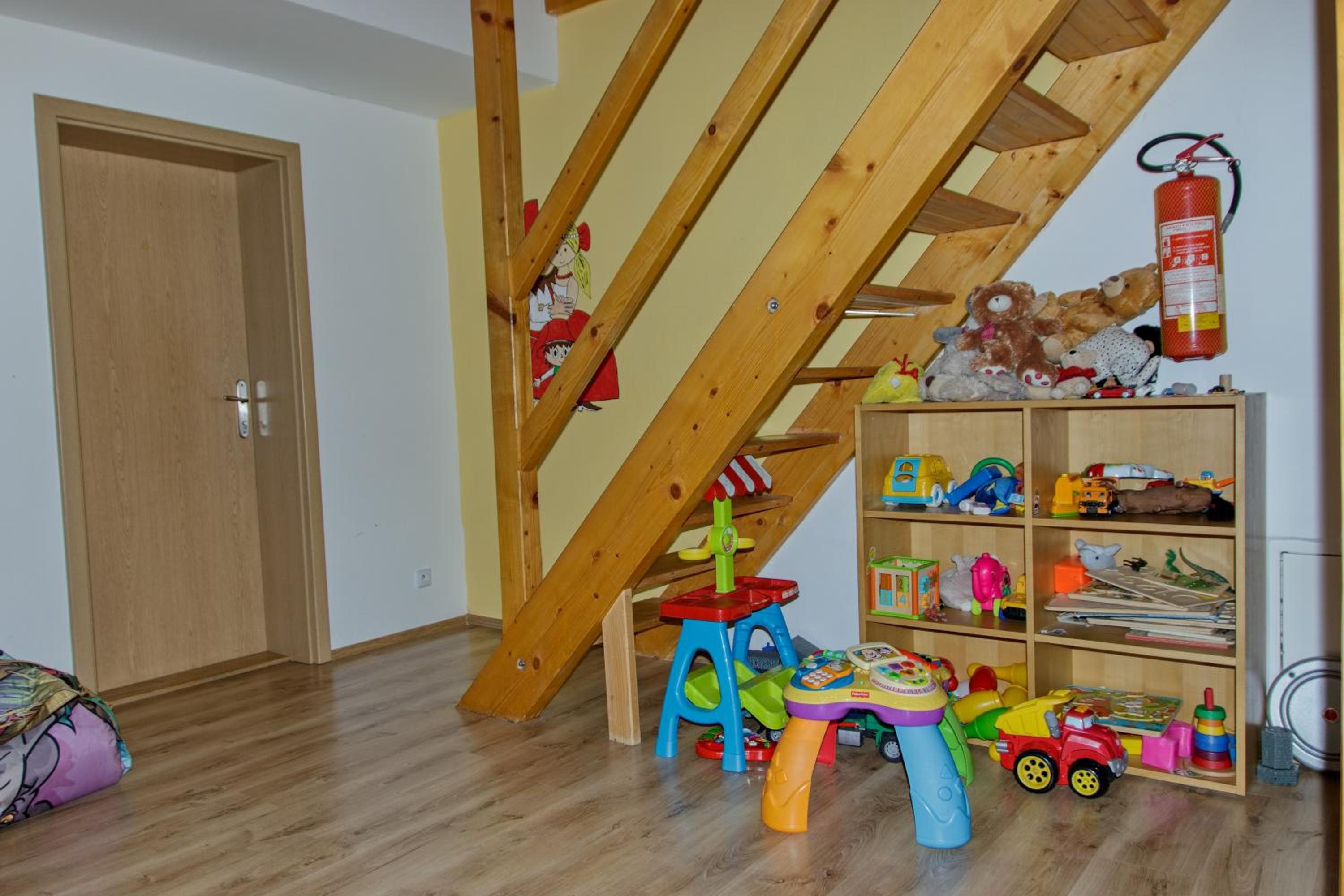 Photo 9