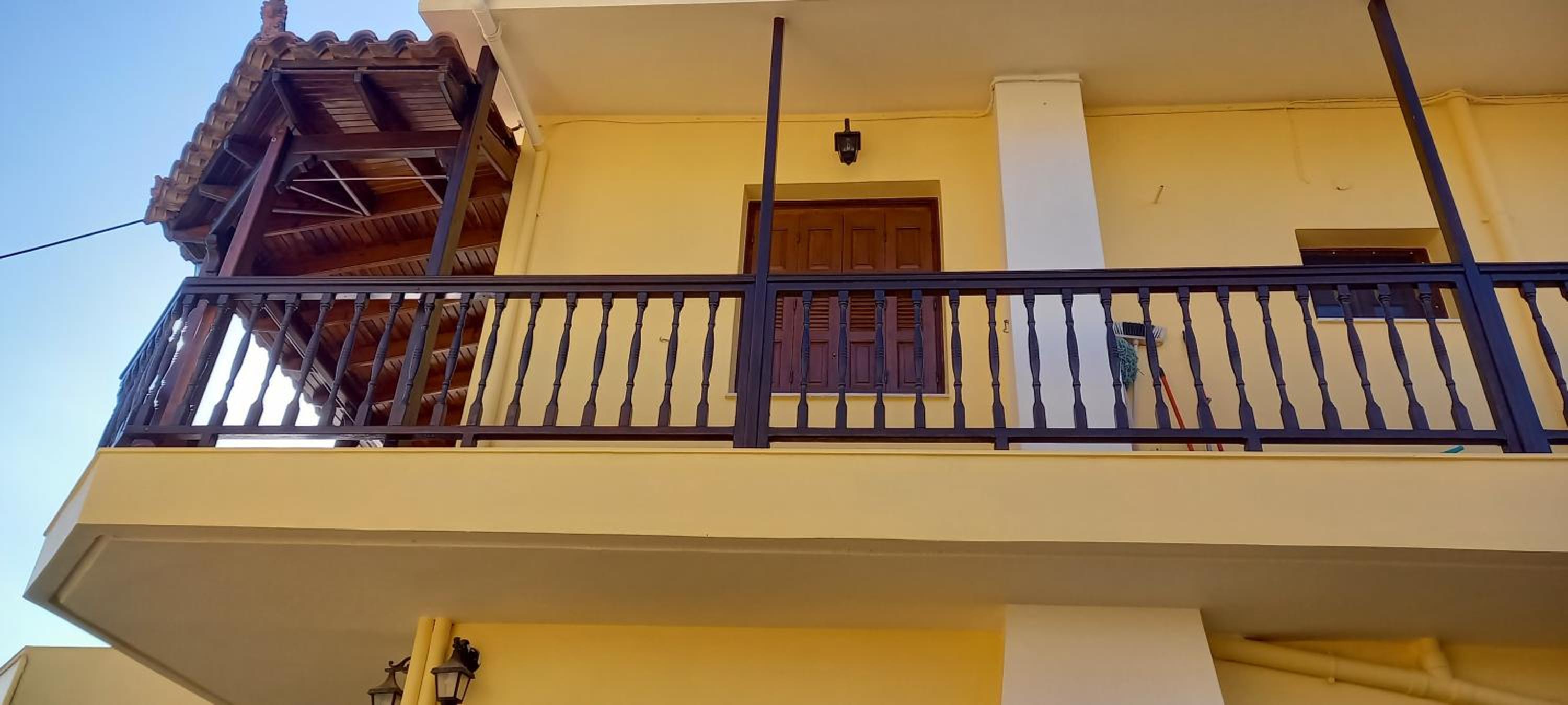 Giannis Traditional House