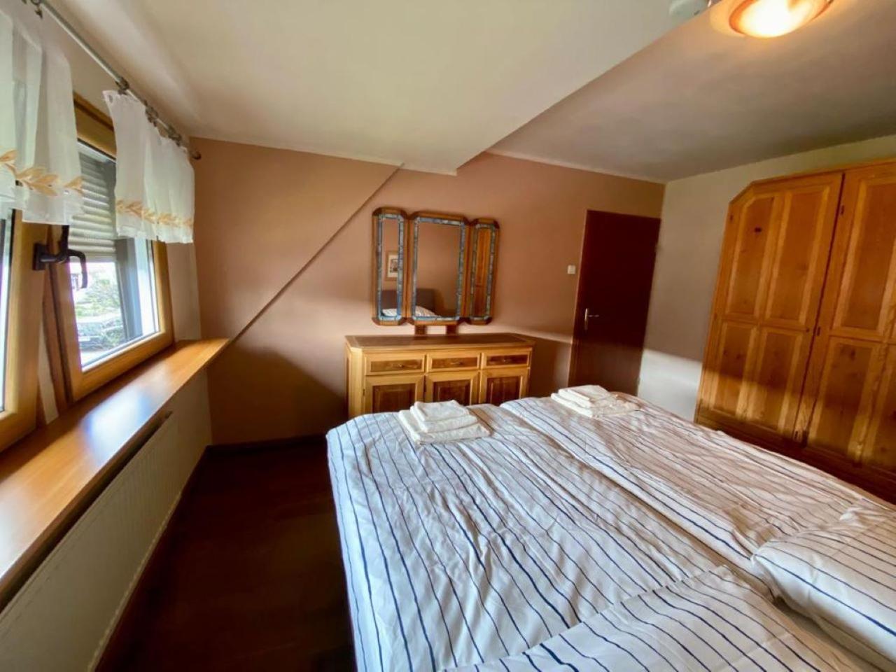 Cozy villa with garden, balcony and parking area in Düsseldorf