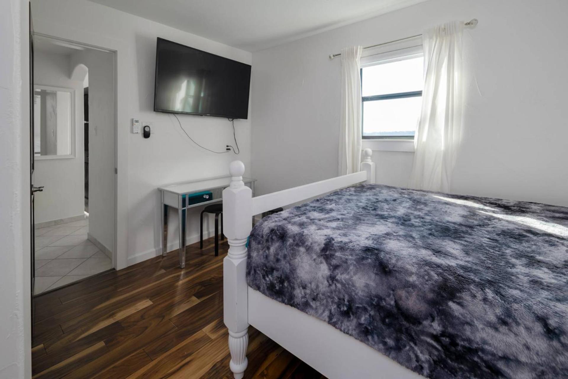 Lakeview Oasis view 4
