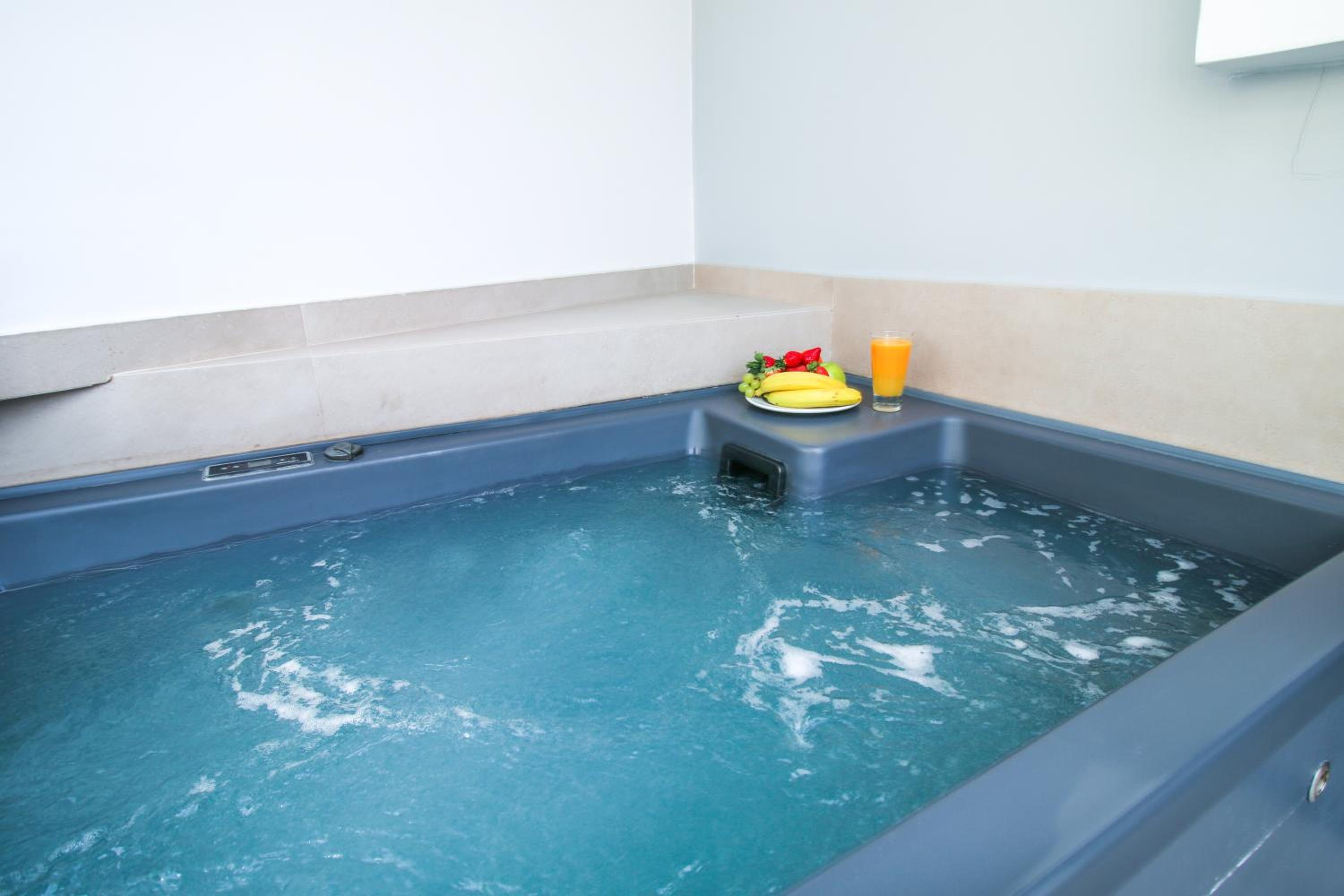 Paleo Suites