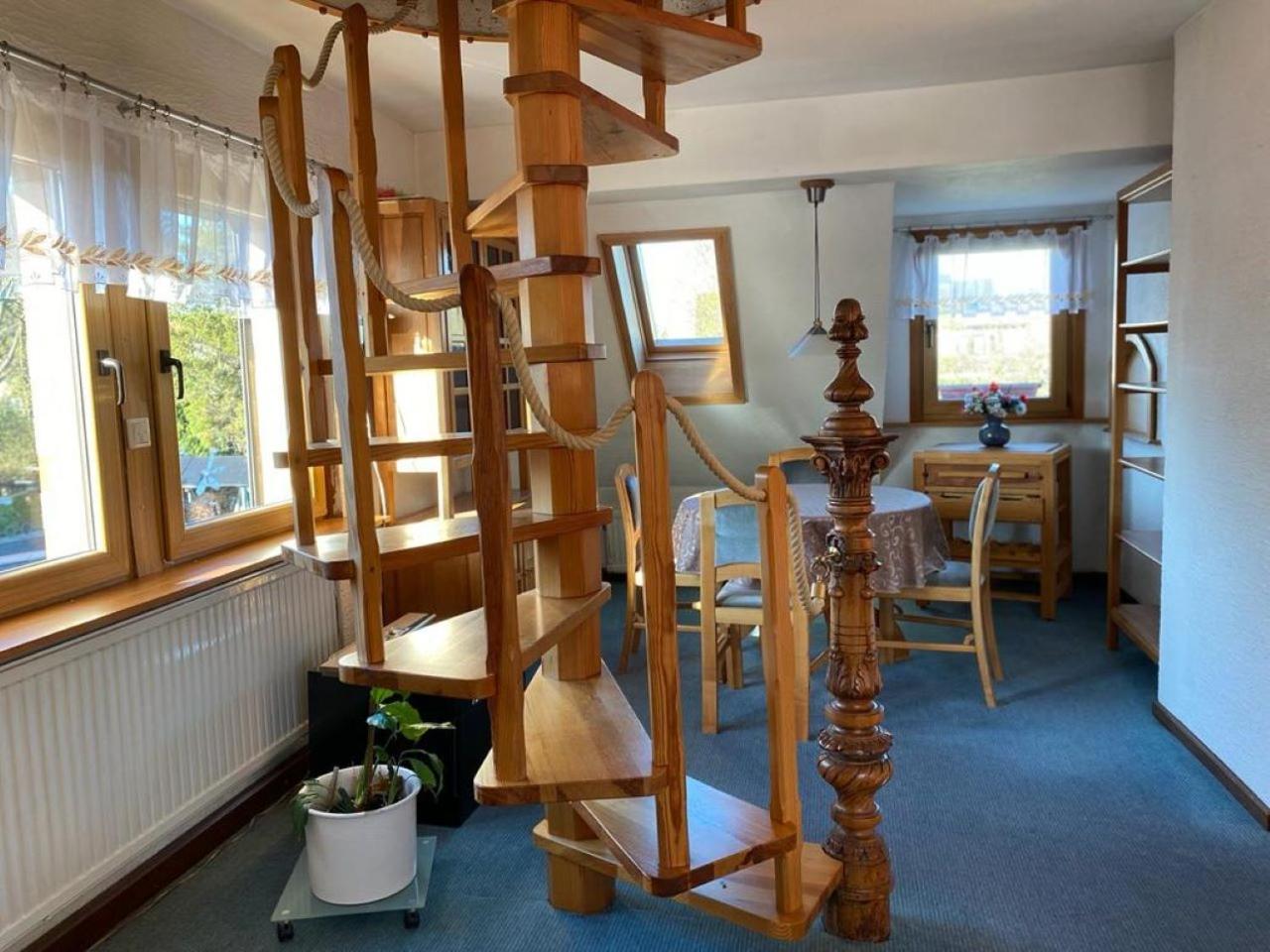 Cozy villa with garden, balcony and parking area in Düsseldorf