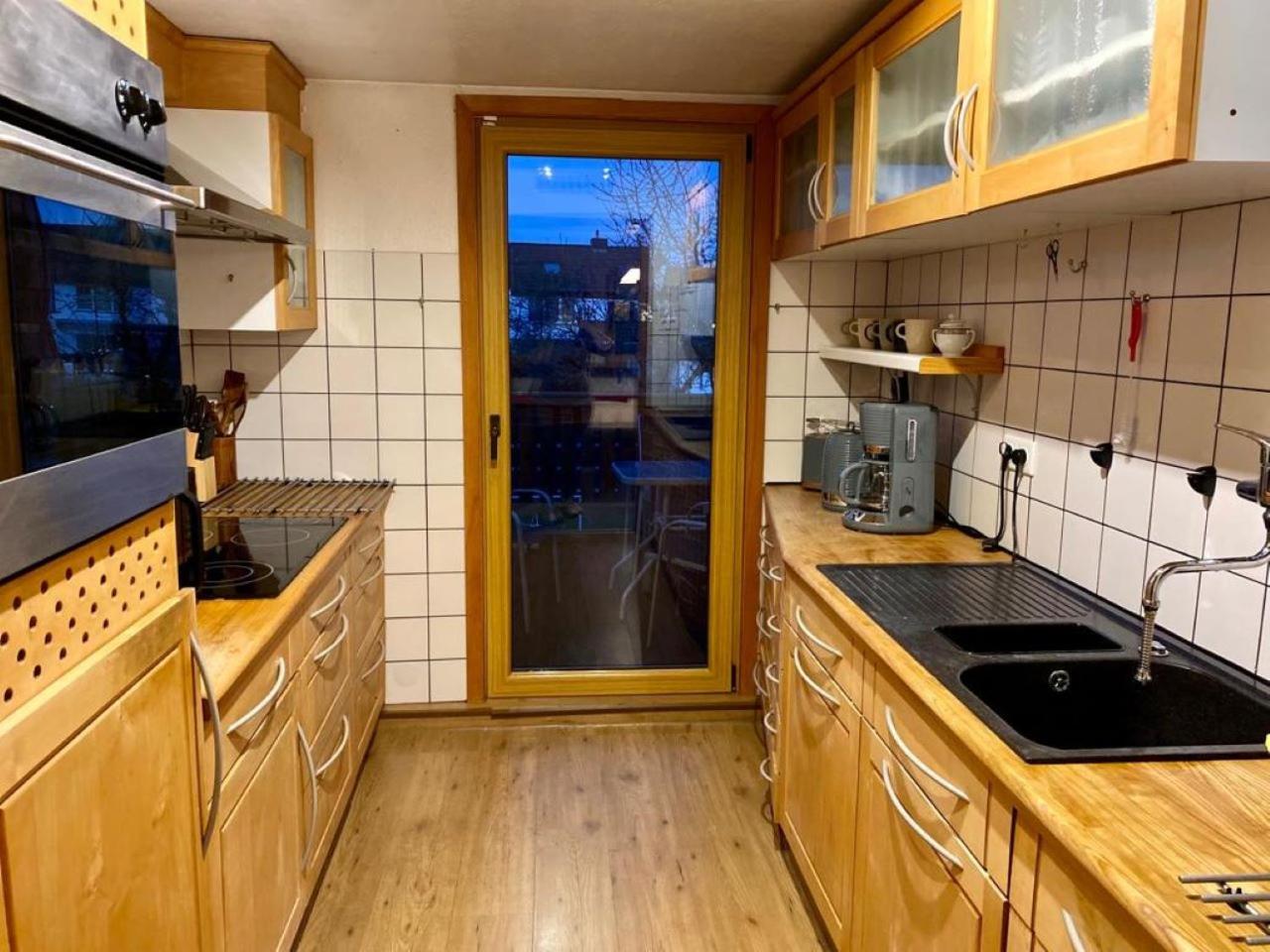 Cozy villa with garden, balcony and parking area in Düsseldorf