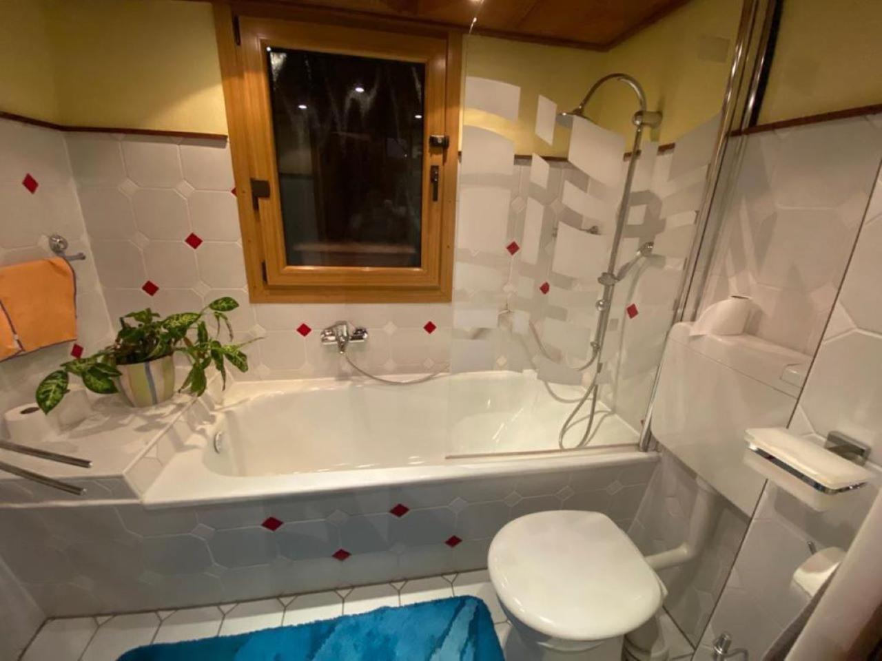 Cozy villa with garden, balcony and parking area in Düsseldorf