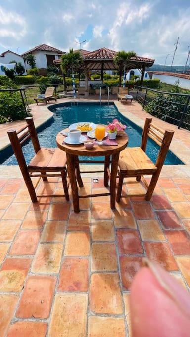 Hotel Hermoso Glamping Santorini - Image 1