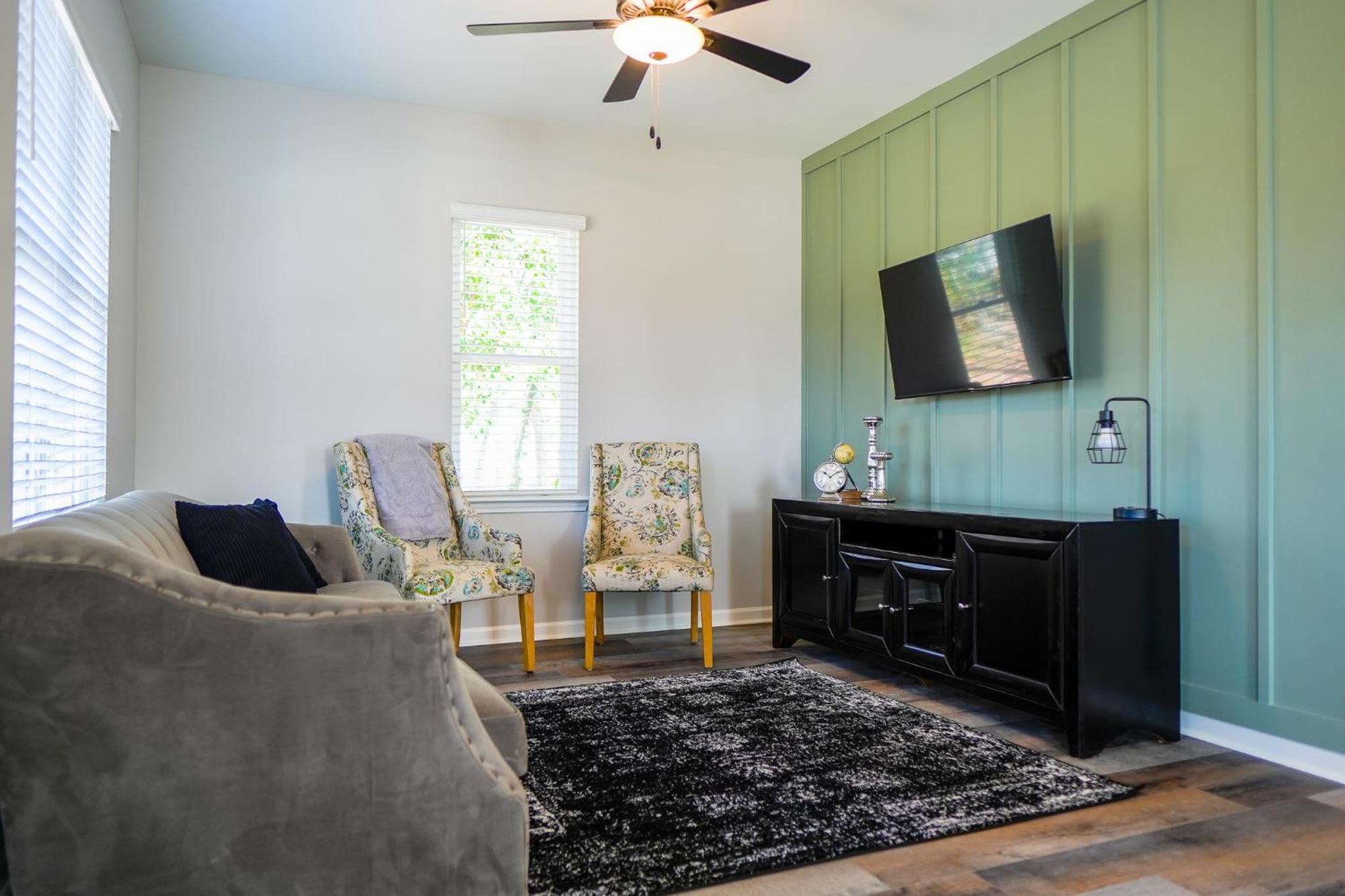 Sleeps 7 - Bull City - The Speakeasy Hideout view 3