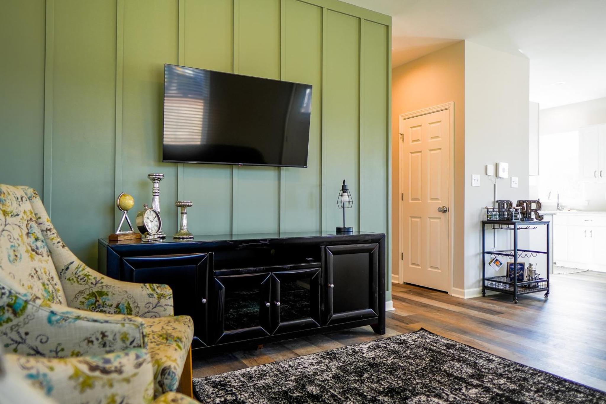 Sleeps 7 - Bull City - The Speakeasy Hideout view 2