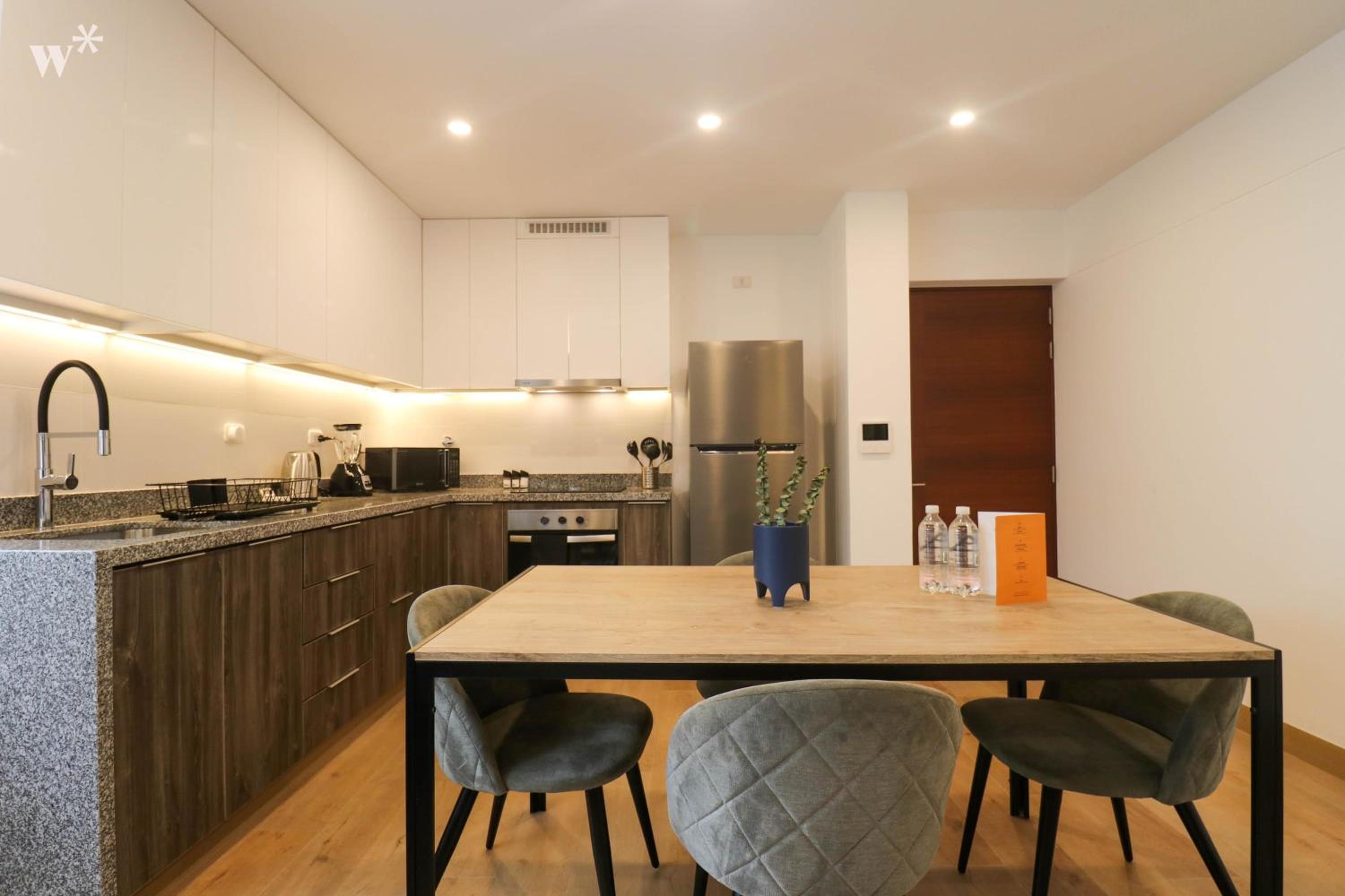 Picturesque 2BR in Miraflores view 3