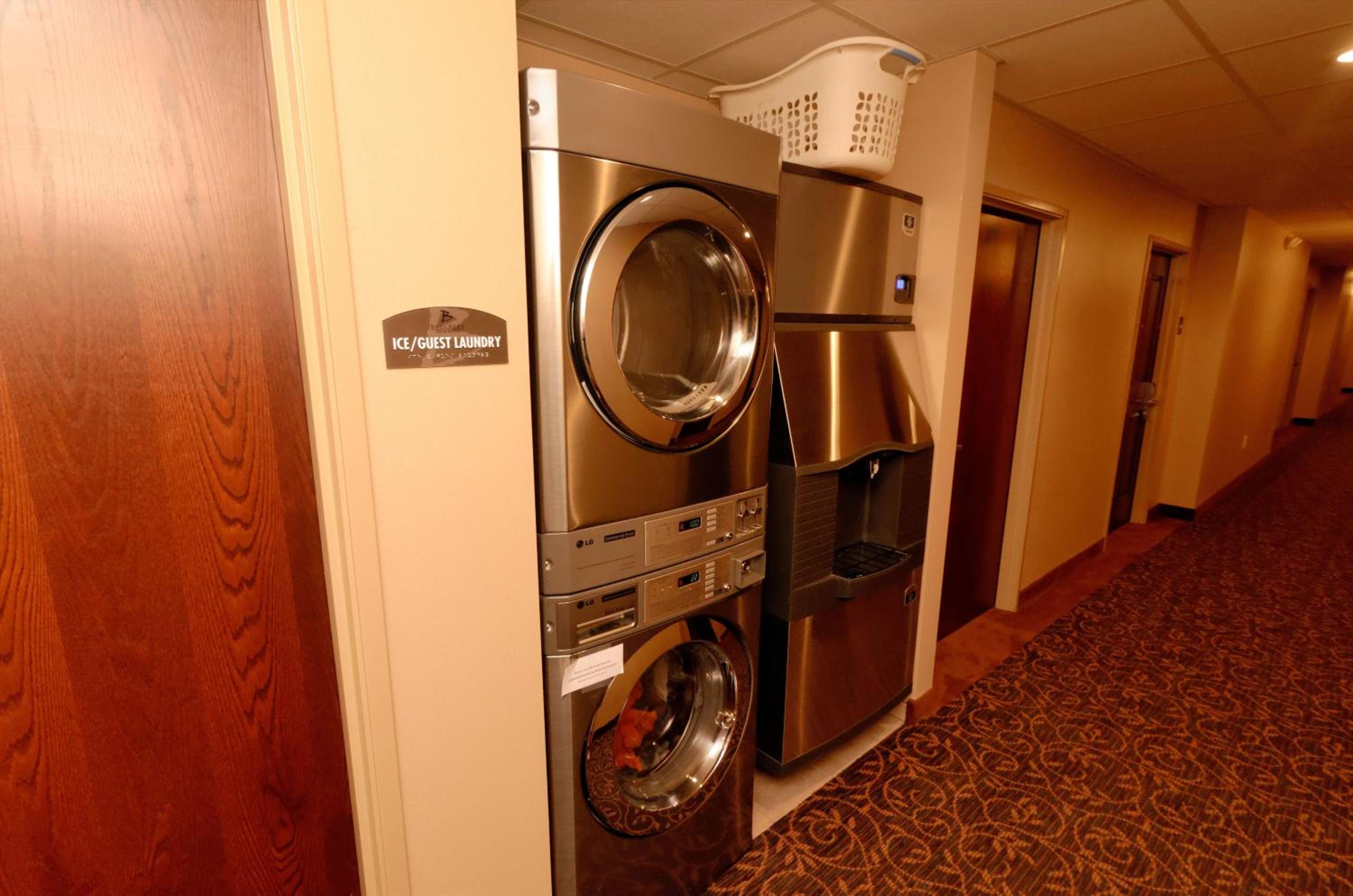 Cobblestone Inn  Suites Fort Madison - Property Image 12