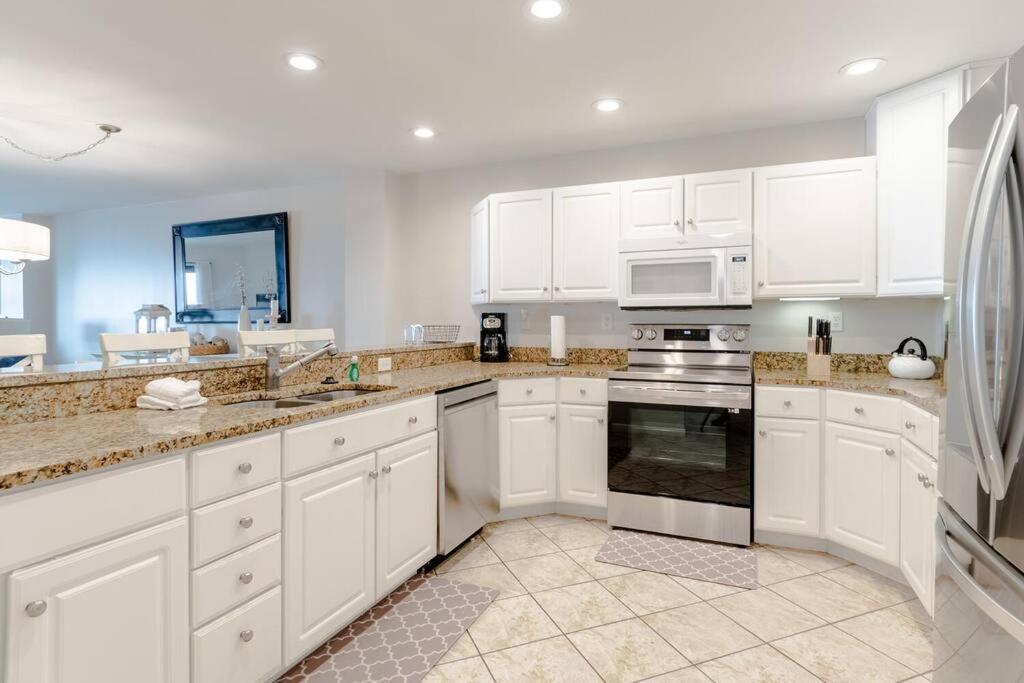 Seascape 315 - Oceanfront Condo Overlooking Pool view 4