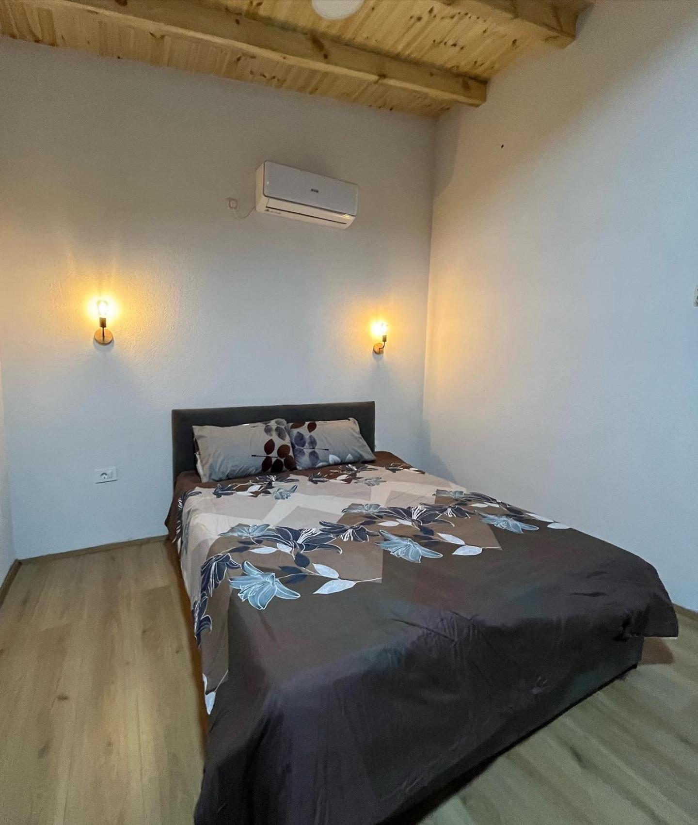 Photo 44