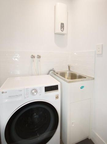 Brisbane Vacations - Unit 3 - Manly Boutique Apartments - Property Image 8