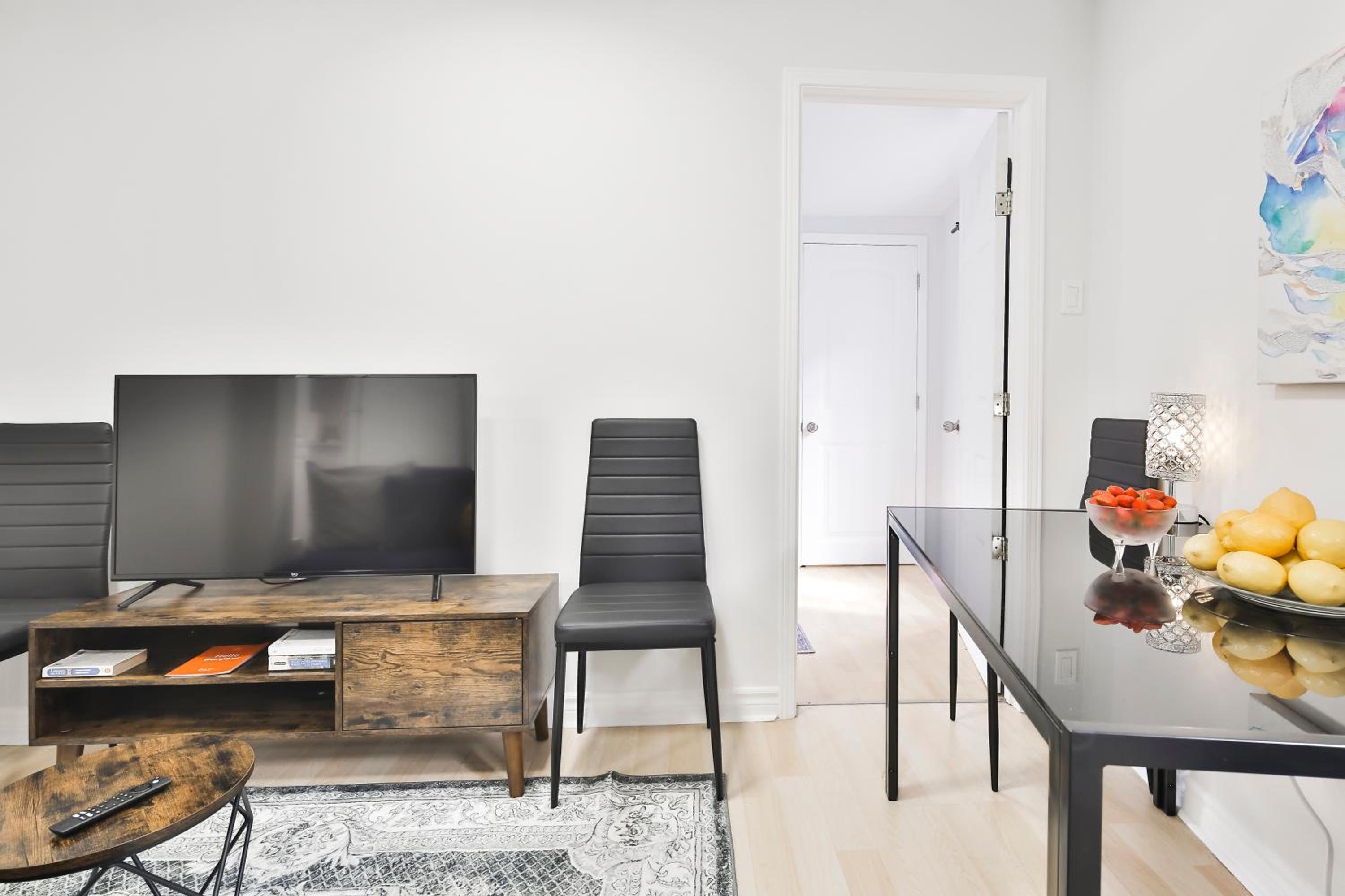 250 METERS to METRO BERRI UQAM - Spacious fully equipped APARTMENTS - 1 FREE PARKING per unit - in-unit Washer & Dryer - fully stocked KITCHEN - WORKSPACE 