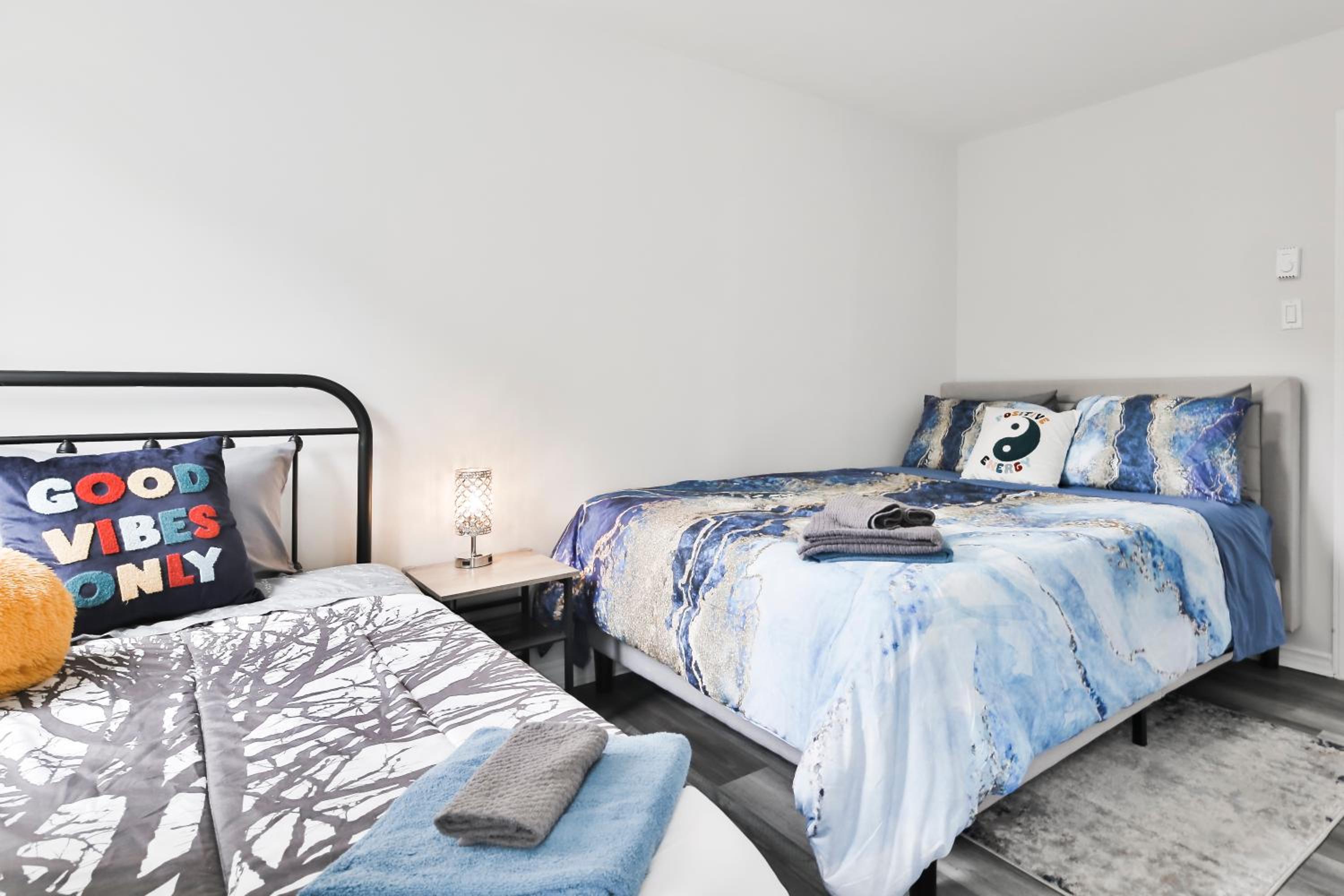 250 METERS to METRO BERRI UQAM - Spacious fully equipped APARTMENTS - 1 FREE PARKING per unit - in-unit Washer & Dryer - fully stocked KITCHEN - WORKSPACE 
