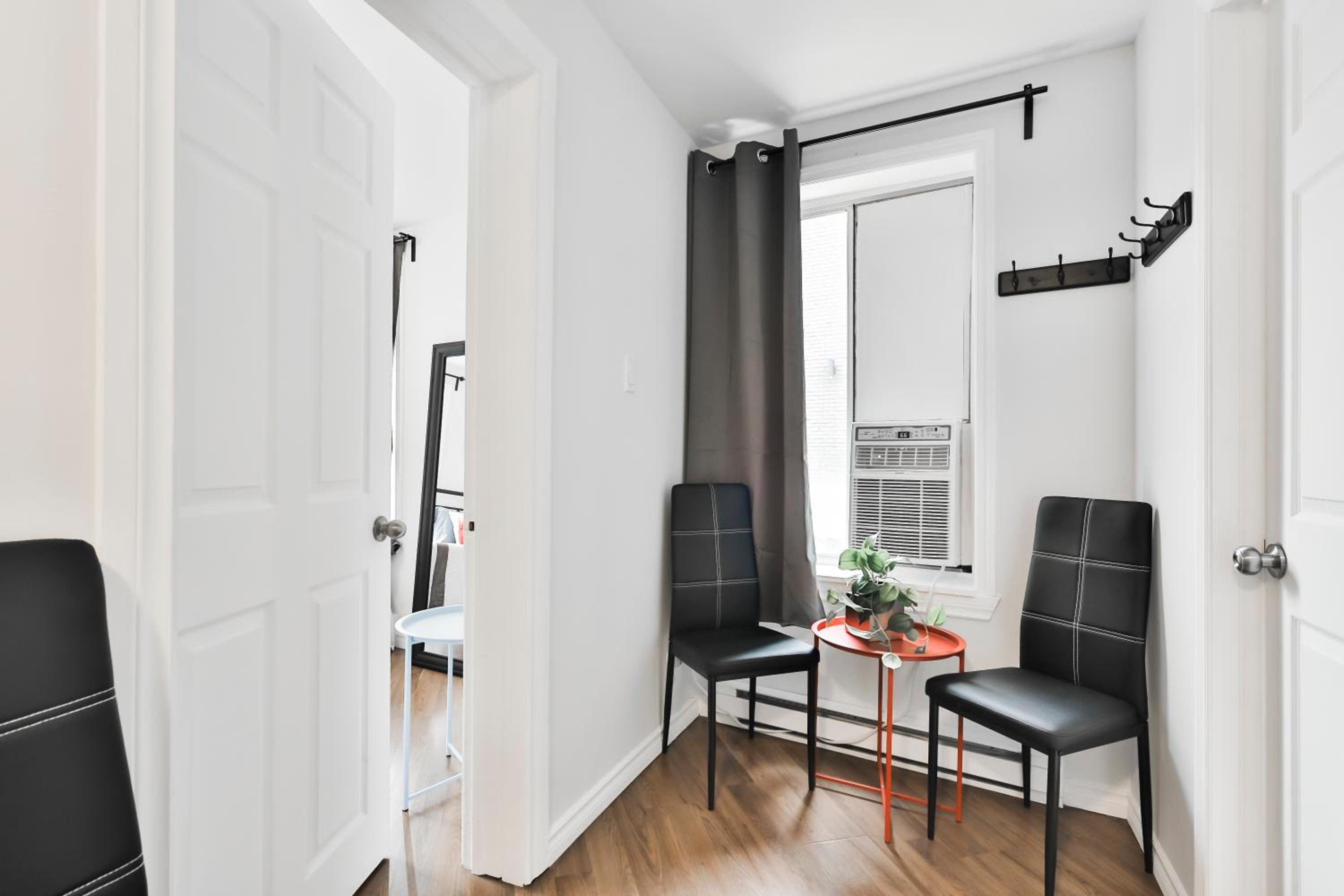250 METERS to METRO BERRI UQAM - Spacious fully equipped APARTMENTS - 1 FREE PARKING per unit - in-unit Washer & Dryer - fully stocked KITCHEN - WORKSPACE 