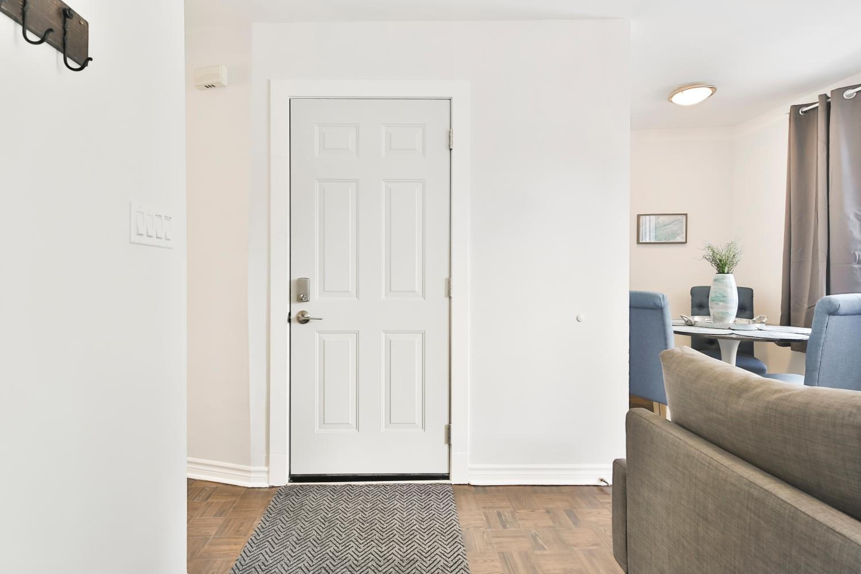250 METERS to METRO BERRI UQAM - Spacious fully equipped APARTMENTS - 1 FREE PARKING per unit - in-unit Washer & Dryer - fully stocked KITCHEN - WORKSPACE 