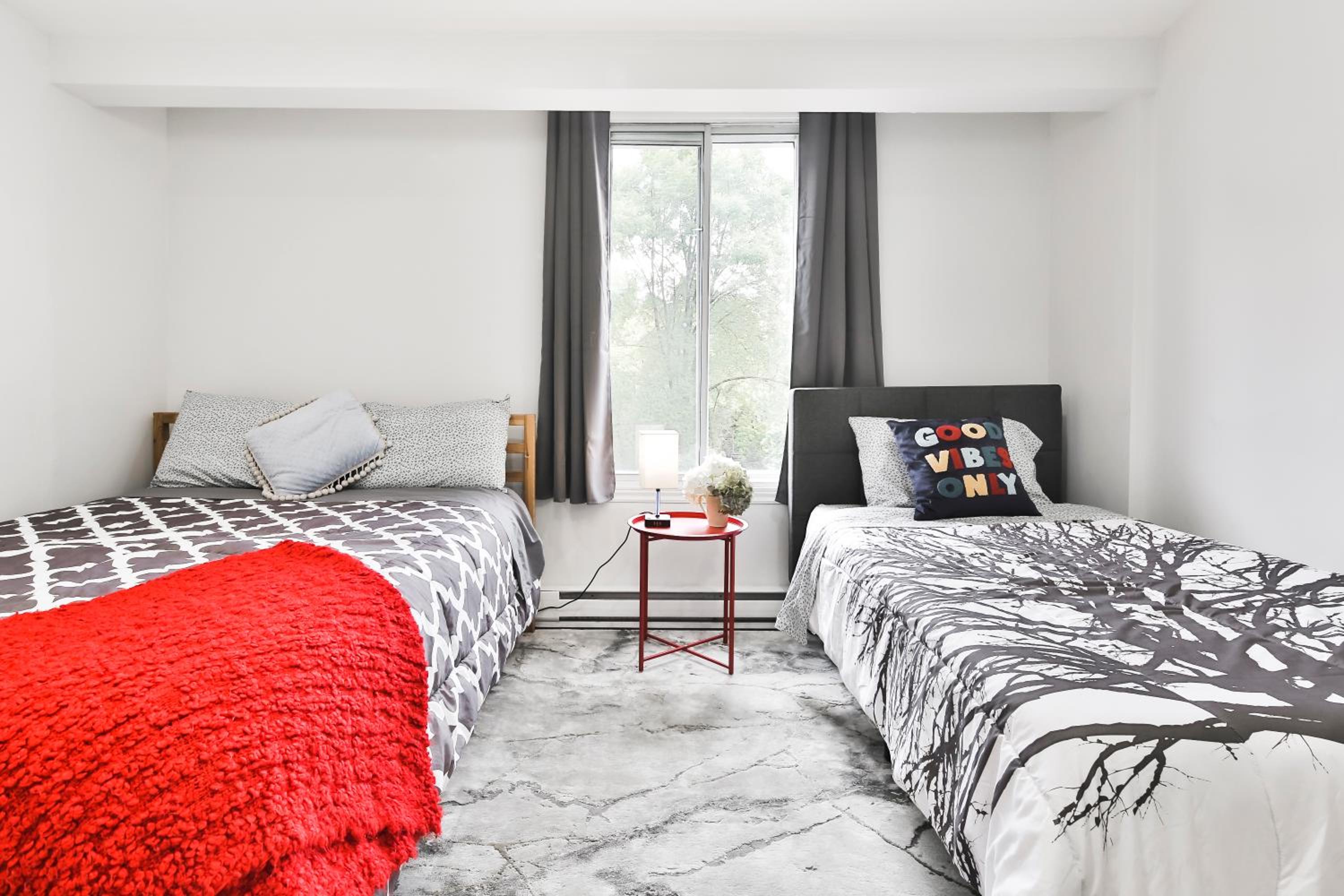 250 METERS to METRO BERRI UQAM - Spacious fully equipped APARTMENTS - 1 FREE PARKING per unit - in-unit Washer & Dryer - fully stocked KITCHEN - WORKSPACE 