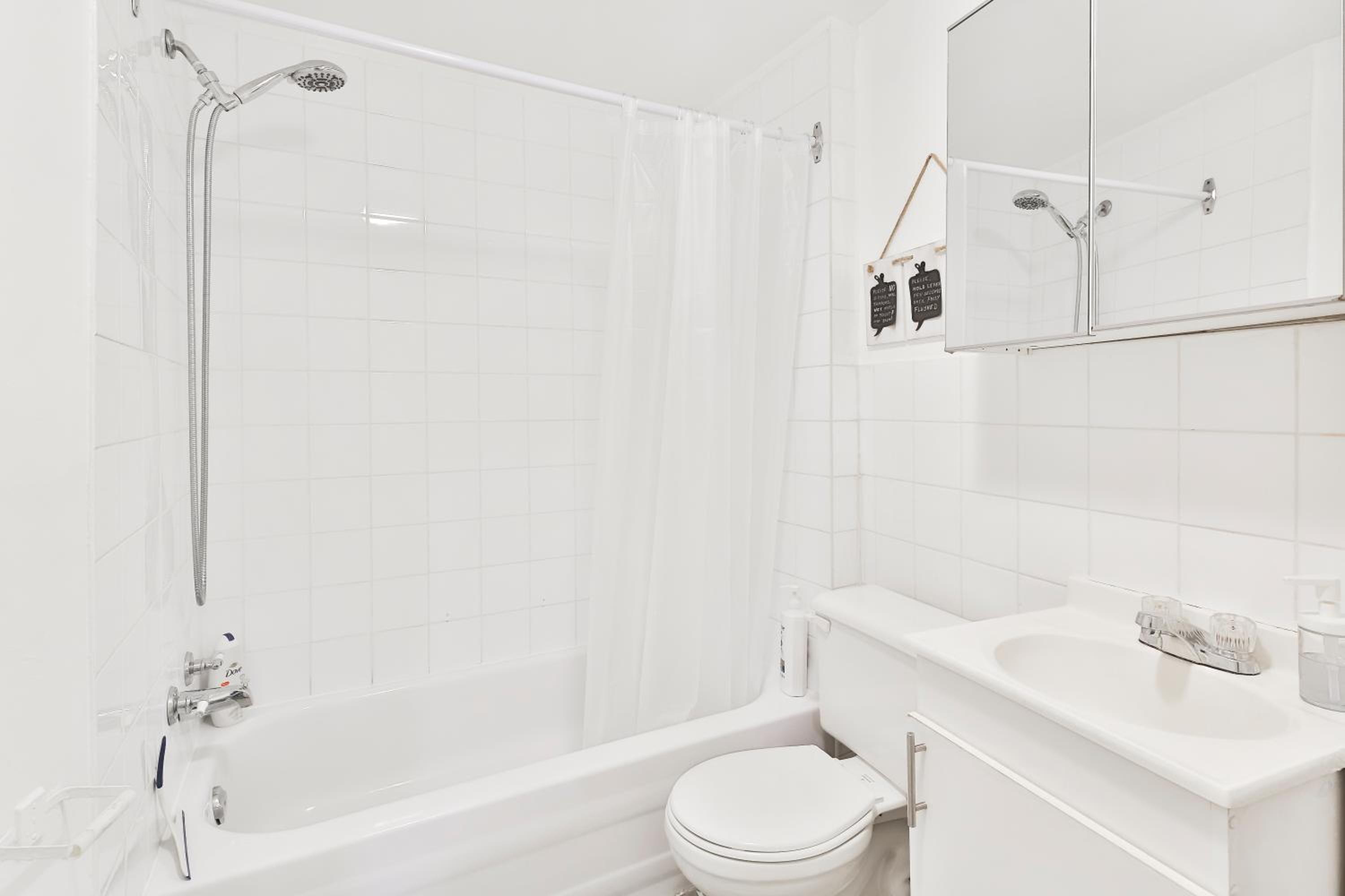250 METERS to METRO BERRI UQAM - Spacious fully equipped APARTMENTS - 1 FREE PARKING per unit - in-unit Washer & Dryer - fully stocked KITCHEN - WORKSPACE 