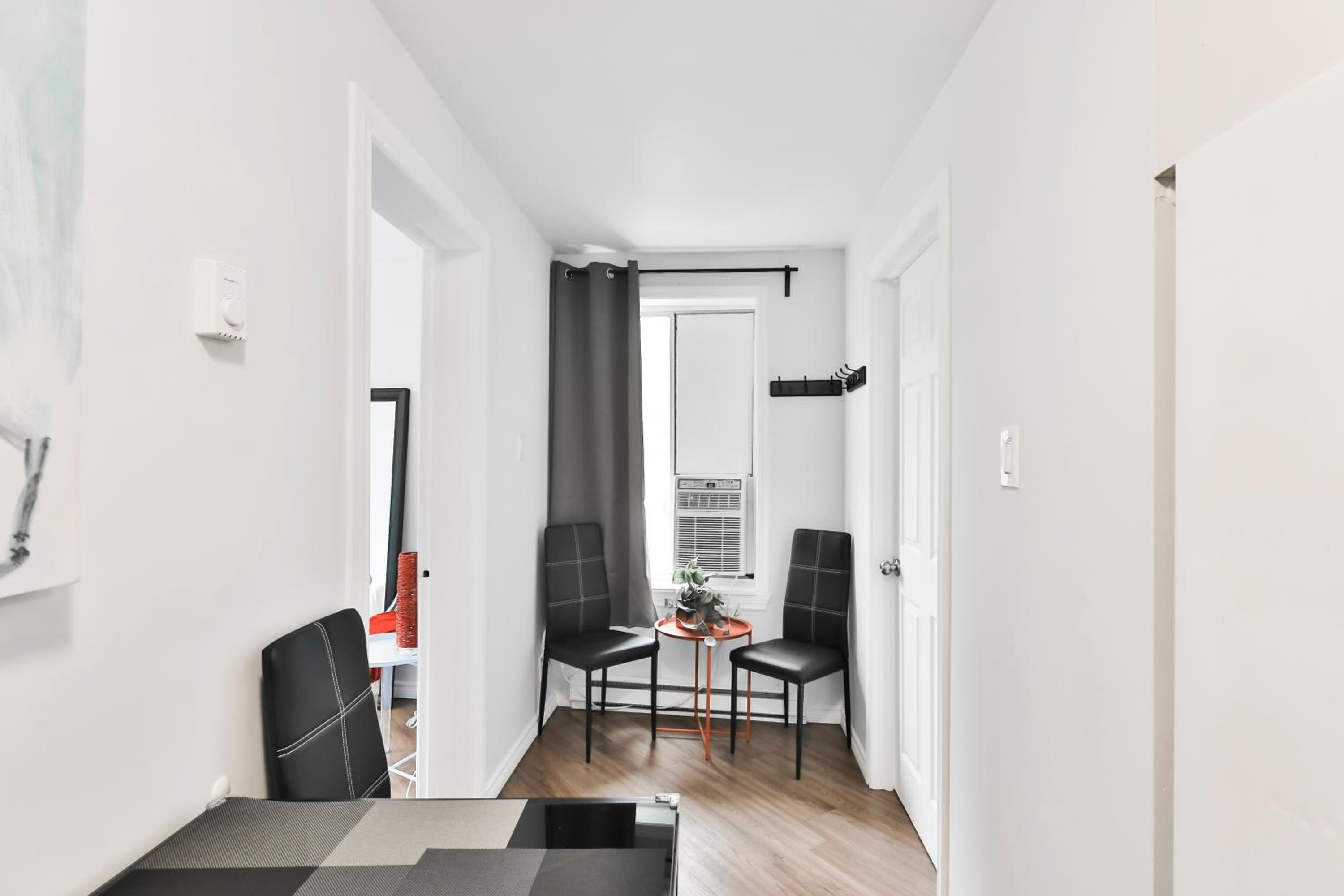 250 METERS to METRO BERRI UQAM - Spacious fully equipped APARTMENTS - 1 FREE PARKING per unit - in-unit Washer & Dryer - fully stocked KITCHEN - WORKSPACE 